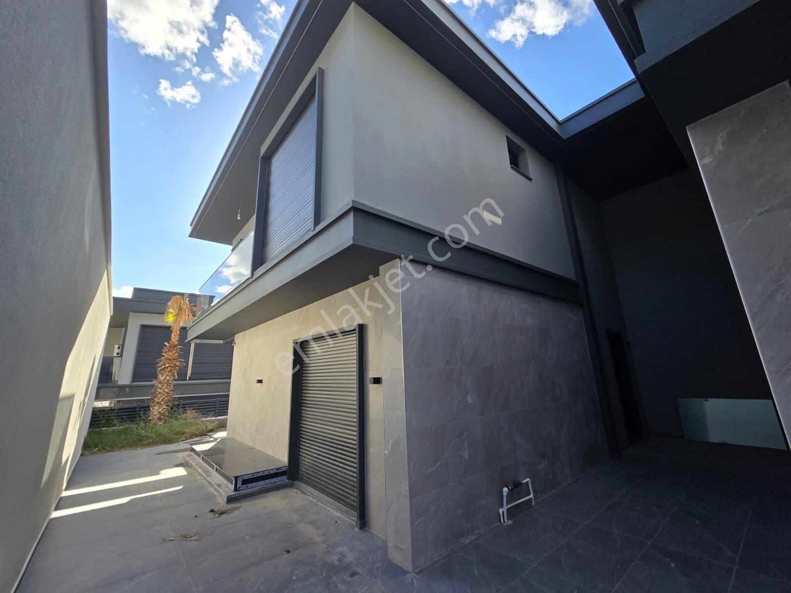 Manzara-güvenlik-özel Havuz-bahçe-otopark-yerden Isıtma-ultra Lüx-akıılı Ev -6+1 Fırsat Villa - Görsel 33