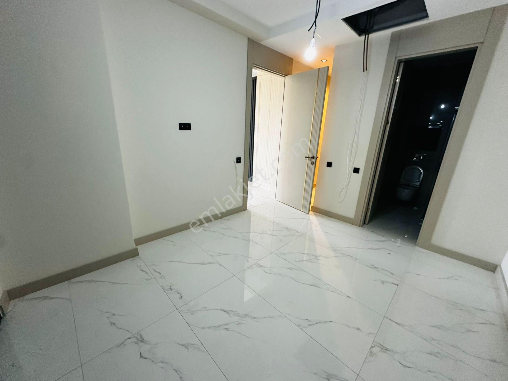 Manzara-güvenlik-özel Havuz-bahçe-otopark-yerden Isıtma-ultra Lüx-akıılı Ev -6+1 Fırsat Villa - Görsel 21