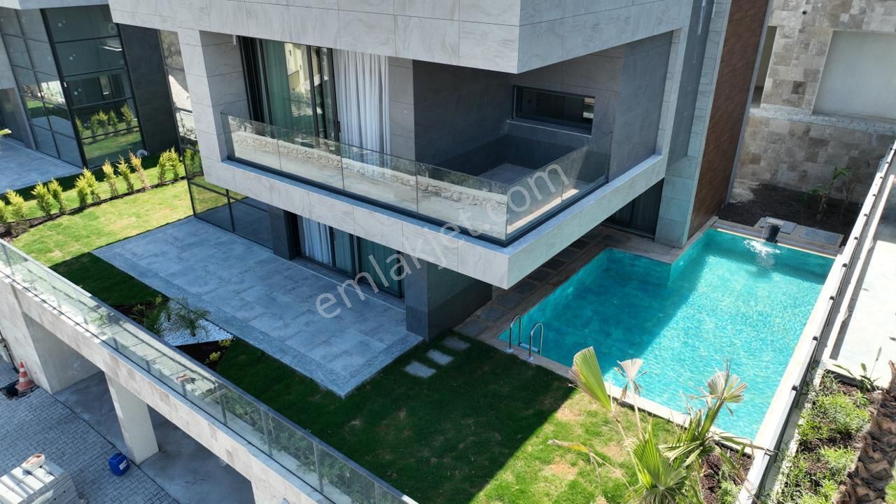 Kadınlar Denizi'nde Tek Müstakil 4+1 Villa - Görsel 3