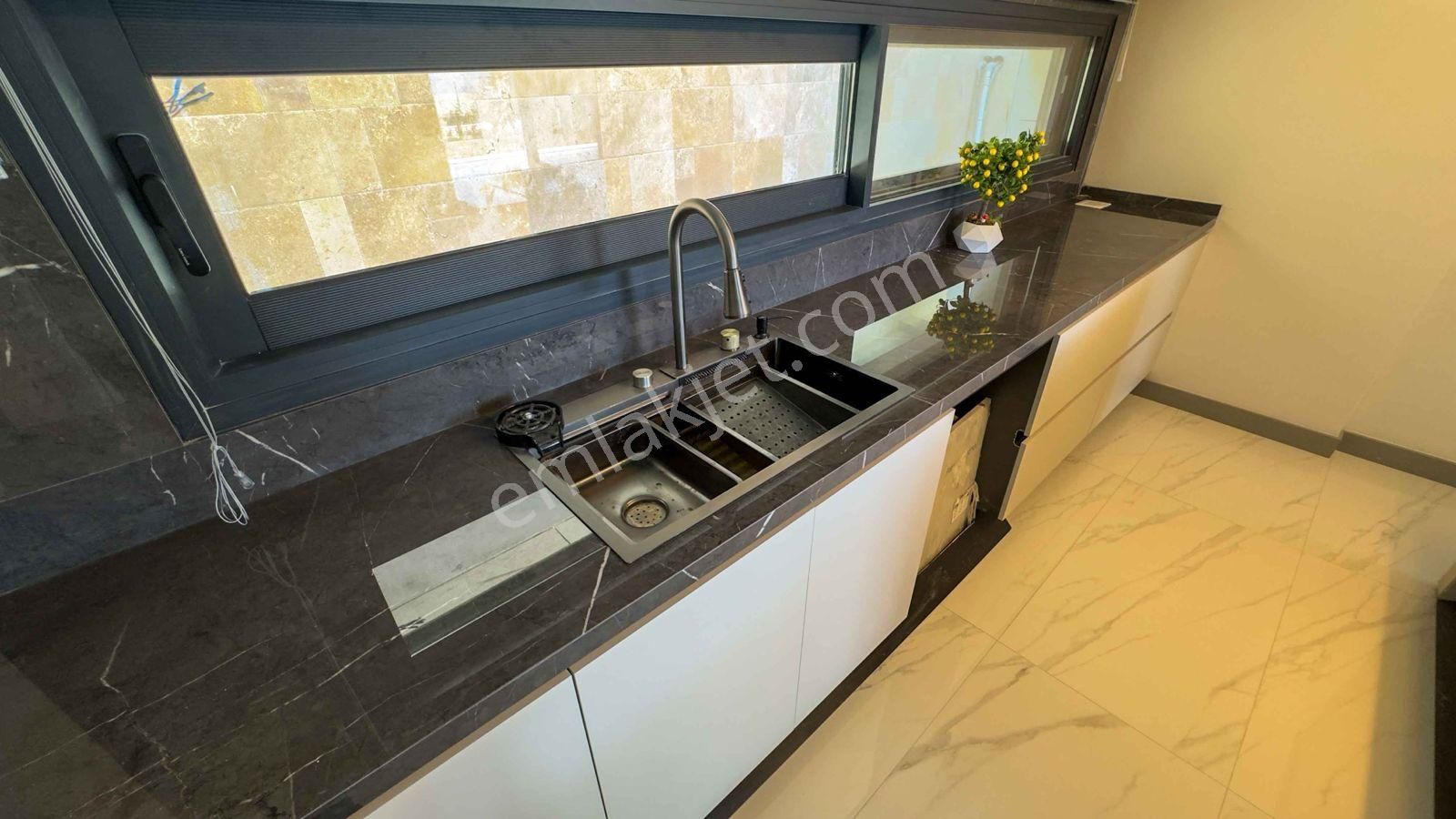 Kadınlar Denizi'nde Tek Müstakil 4+1 Villa - Görsel 23