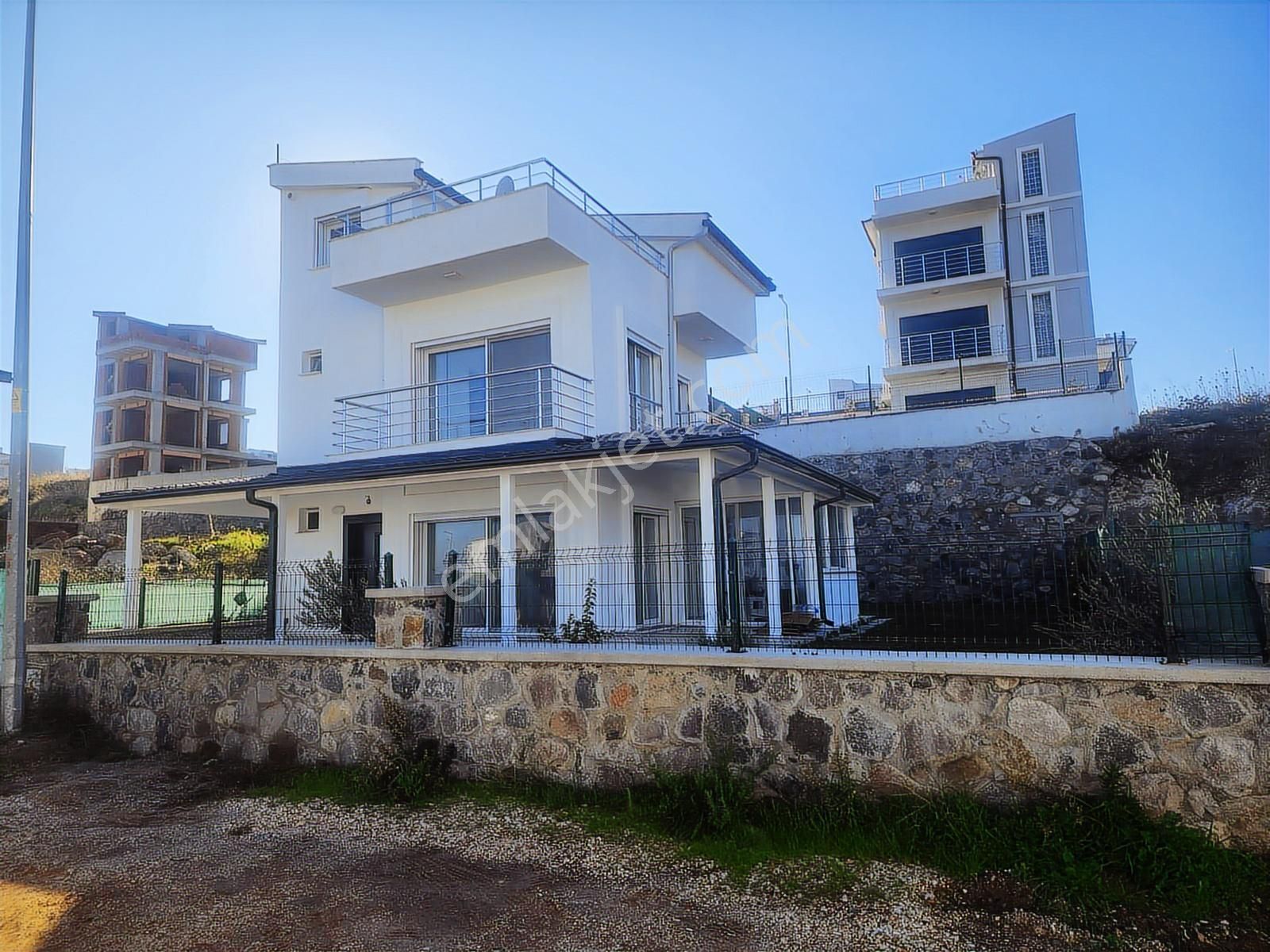 Mordoğan Emlaktan Mustakil Bahçeli Yazlık Kiralıktır - Görsel 10