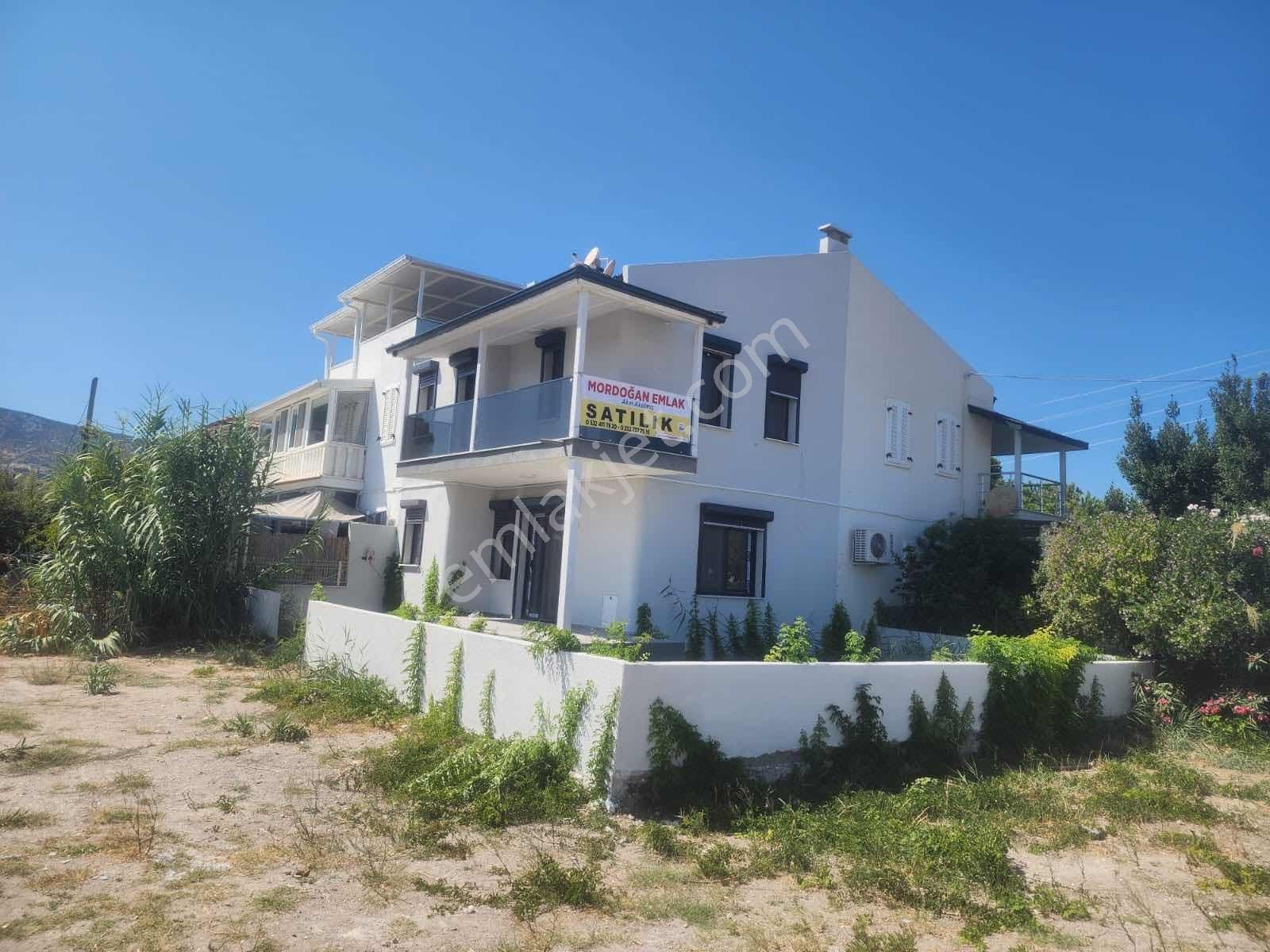 Mordoğan Emlaktan Merkezde Denize Sıfır 3+1 Masrafsız Yazlık - Görsel 3