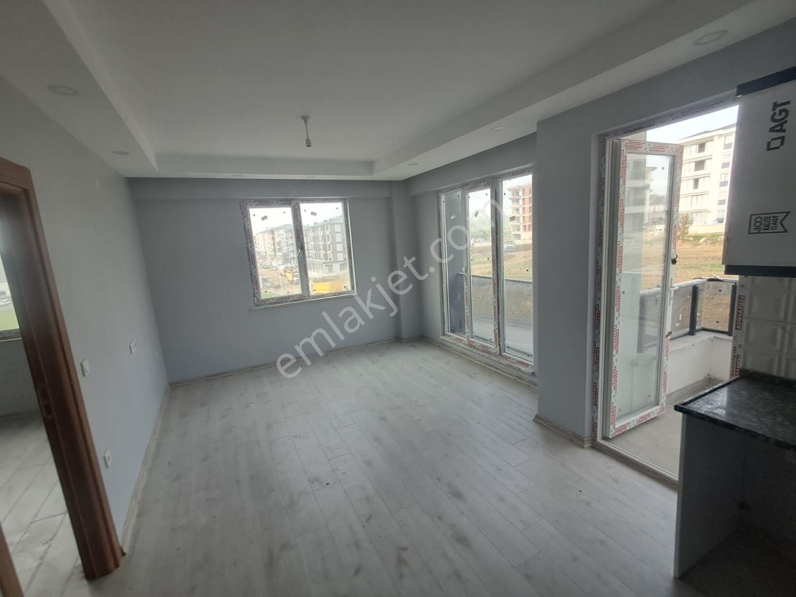 Ekşioğlu' Ndan Tekirdag Süleymanpaşa Ataturk Mahallesi Satilik 1+1 Geniş Daire - Görsel 3