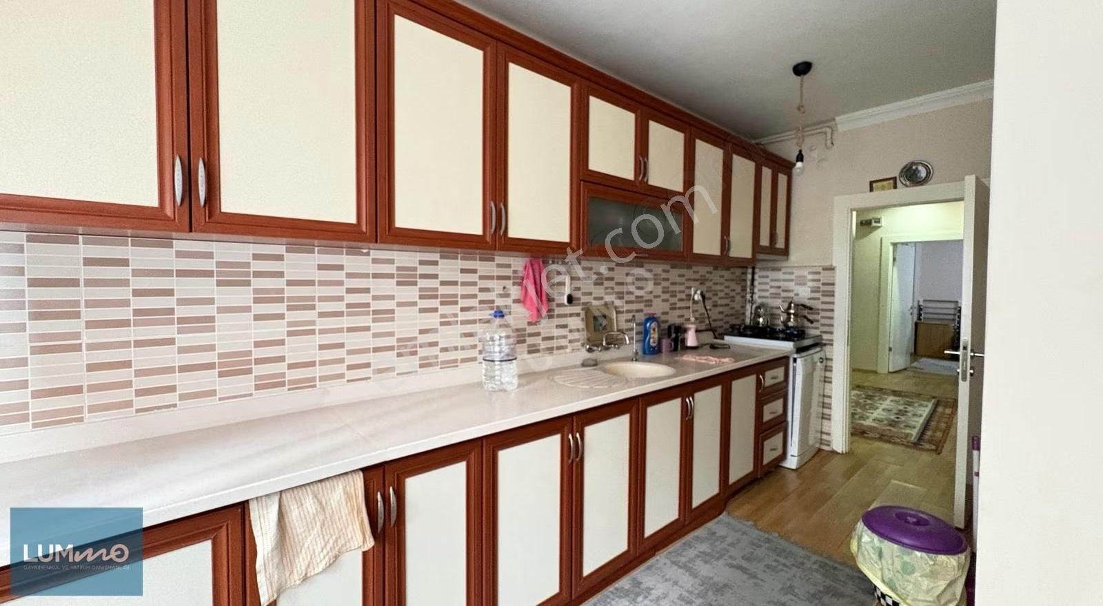 Lummo'dan Hoşdere Caddesi Üzeri 2.kat Konumunda Giriş 170m2 4+1