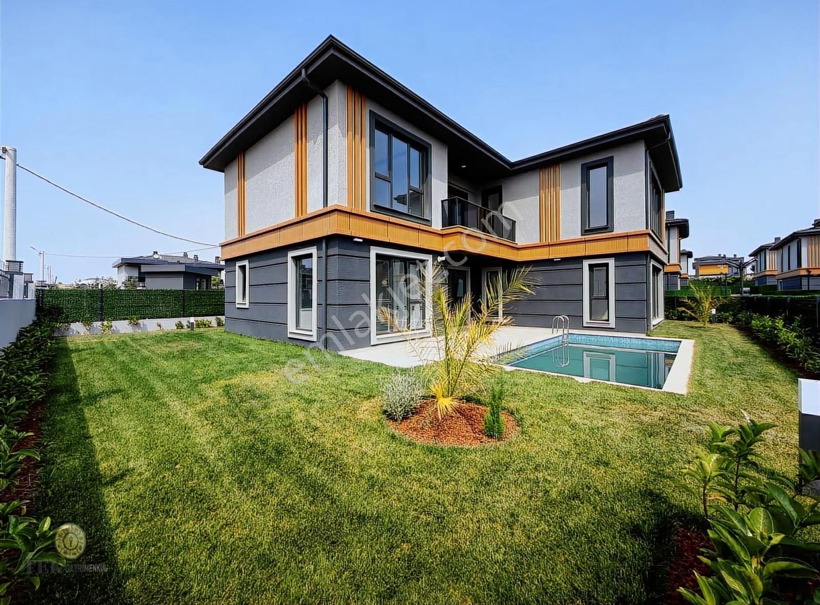 Önerler Gölbaşında 4+1 320m² Müstakil Havuzlu Site İçi Son Villa