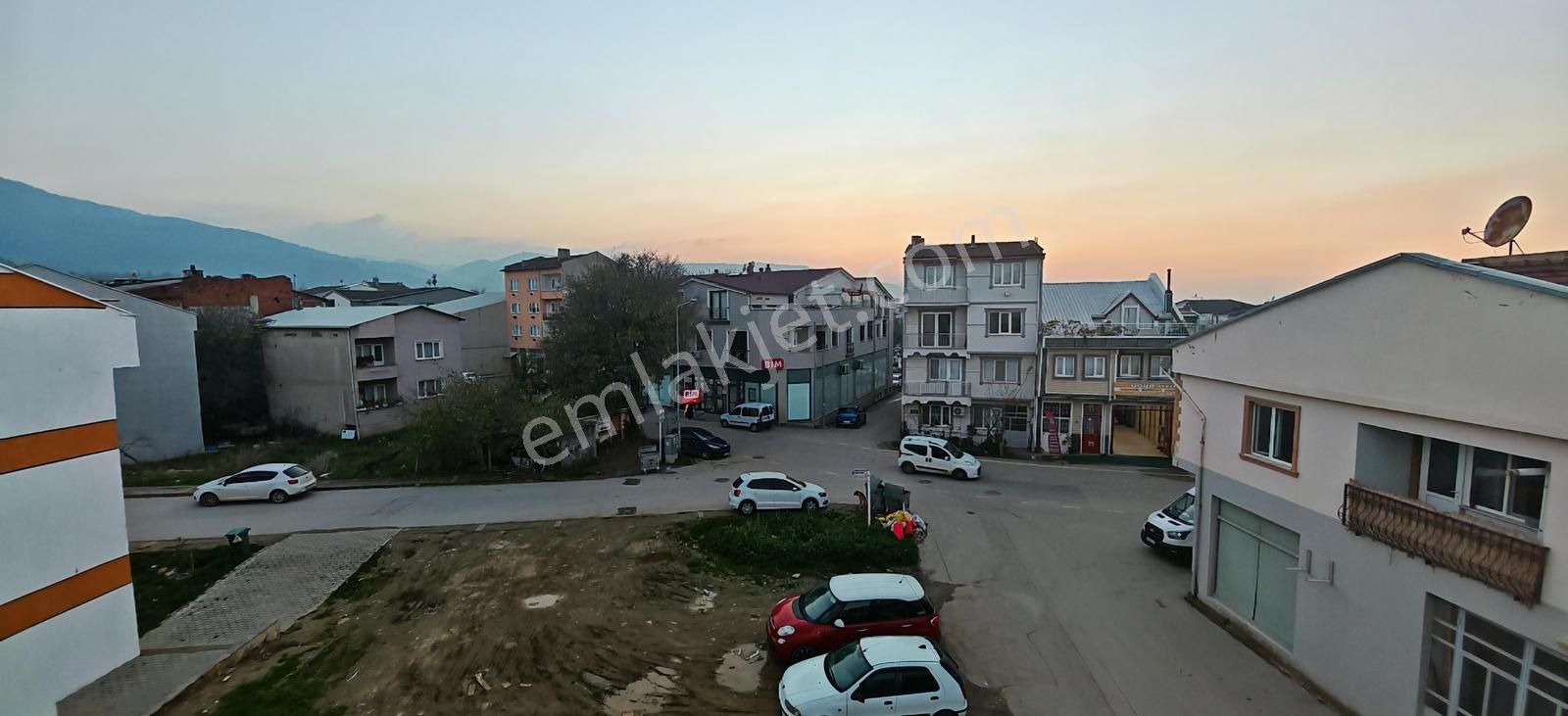 Demirci'de Satılık 2+1 Kat Mülkiyetli 111 M2 Net Dubleks Daire - Görsel 10