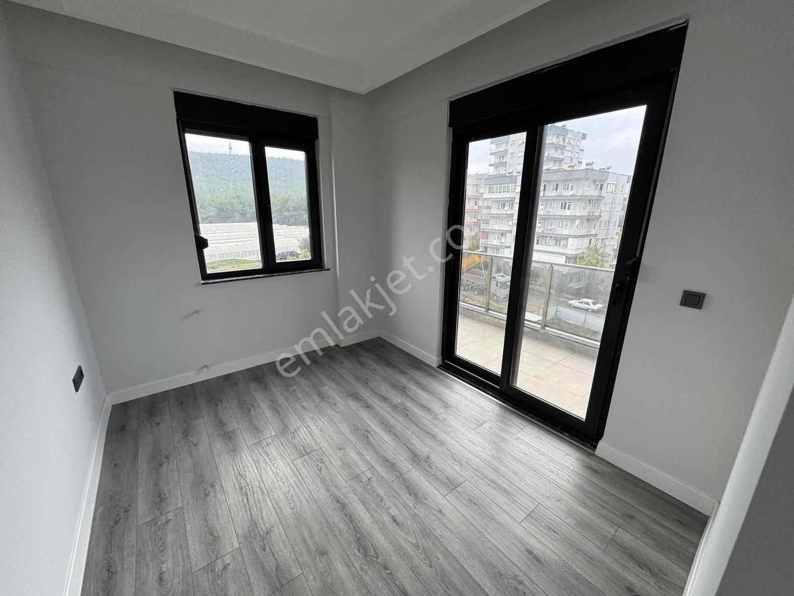 Havuz Ebeveyn Banyosu Cift Balkon Güney Cephe Ayrı Mutfak - Görsel 11