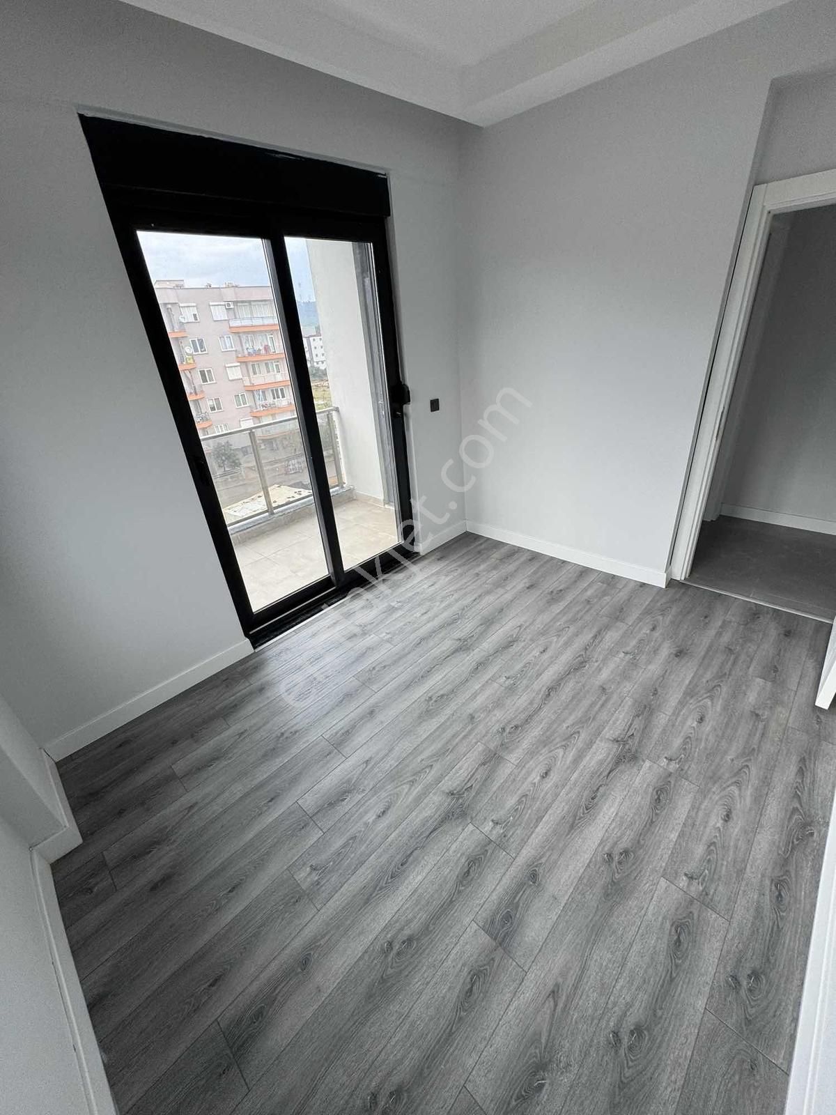 Havuz Ebeveyn Banyosu Cift Balkon Güney Cephe Ayrı Mutfak - Görsel 17