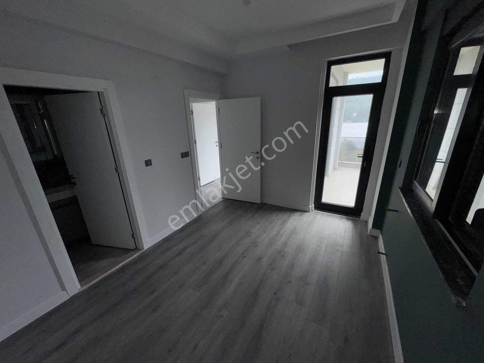 Havuz Ebeveyn Banyosu Cift Balkon Güney Cephe Ayrı Mutfak - Görsel 15