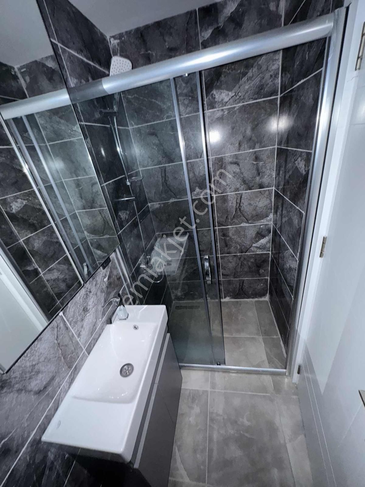 Havuz Ebeveyn Banyosu Cift Balkon Güney Cephe Ayrı Mutfak - Görsel 14