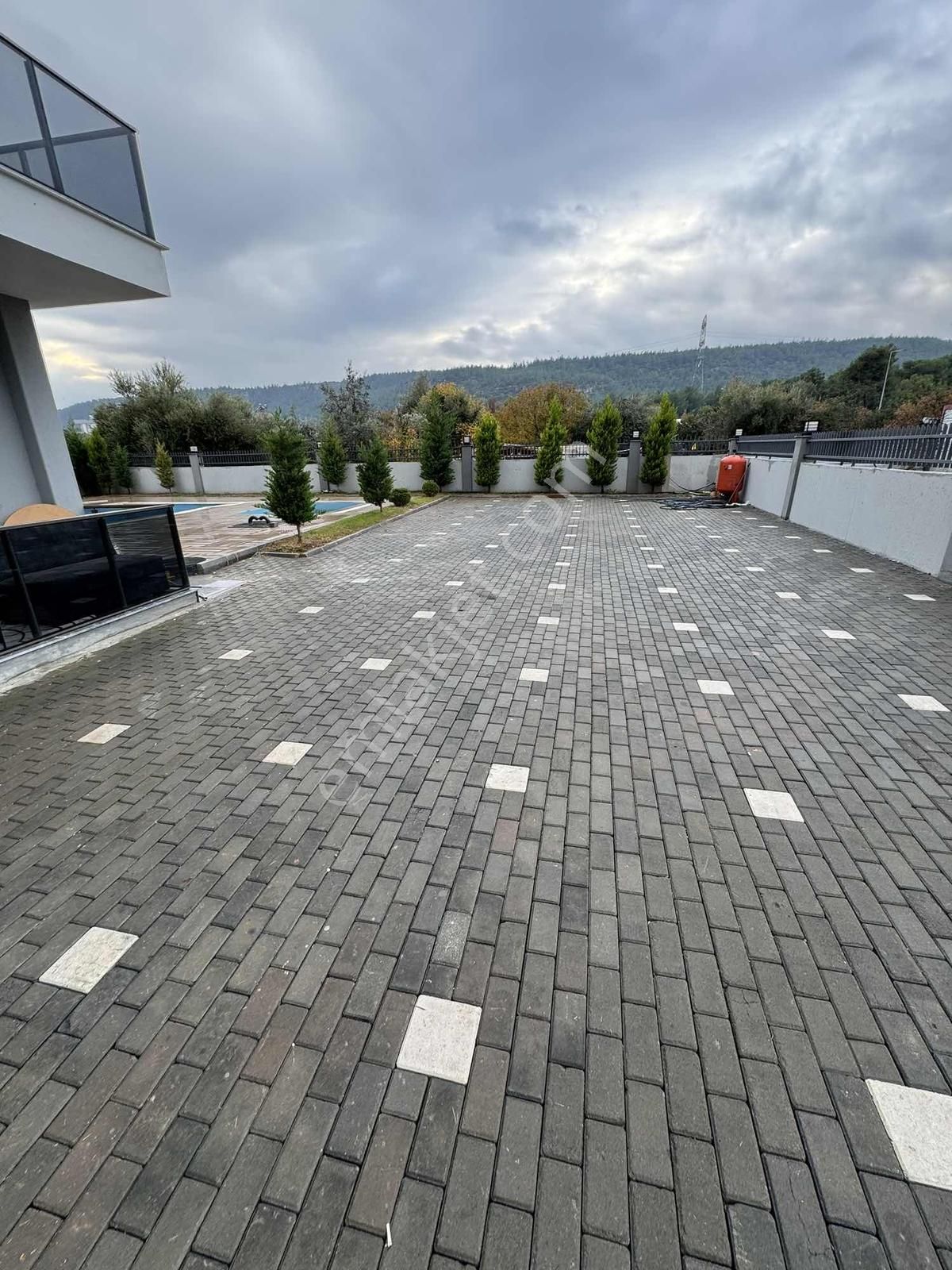 Havuz Ebeveyn Banyosu Cift Balkon Güney Cephe Ayrı Mutfak - Görsel 4