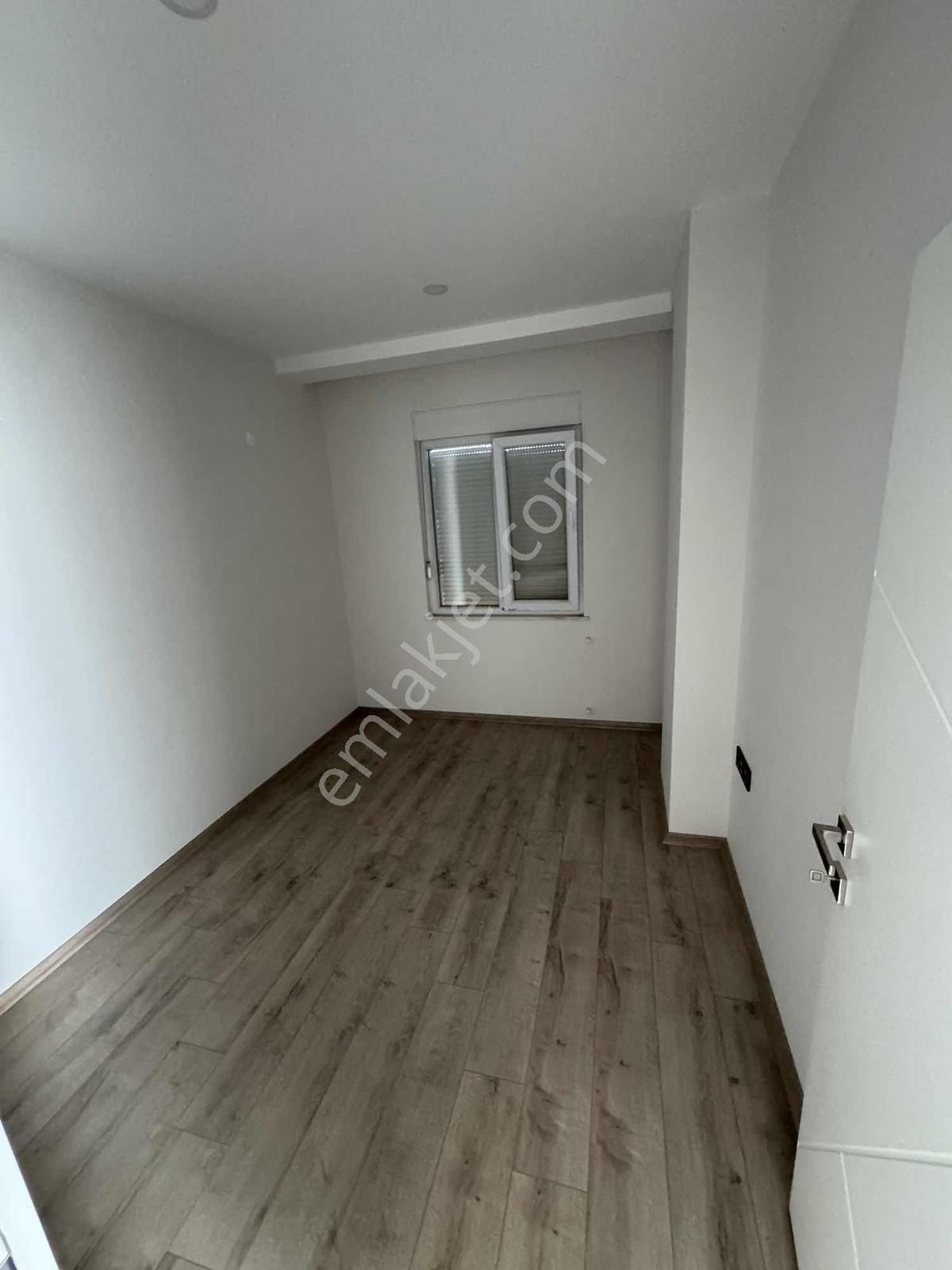 Tramvaya Cok Yakın Sıfır Ebevyn Banyosu Ayrı Mutfak Cift Balkon - Görsel 4