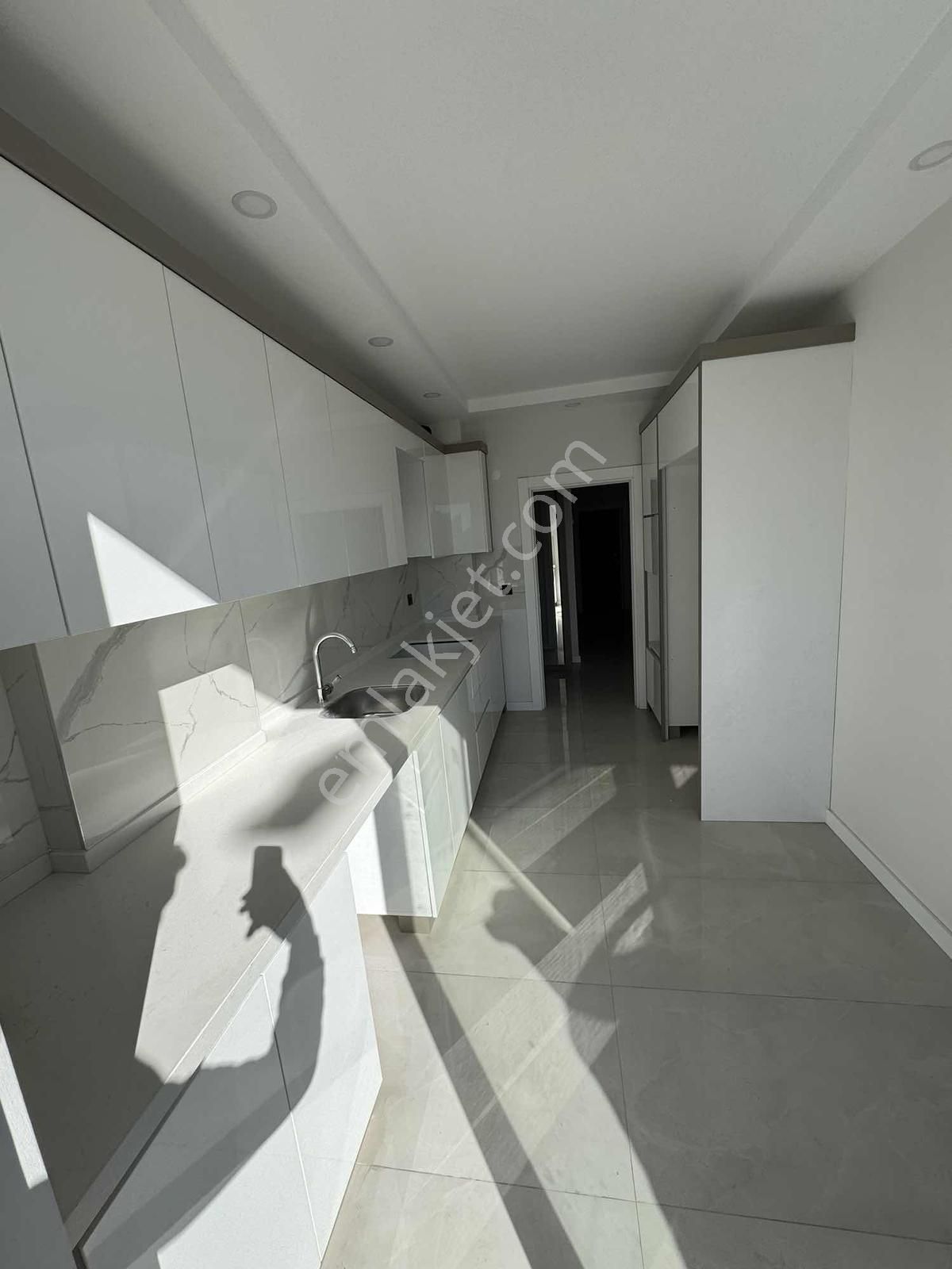 Tramvaya Cok Yakın Sıfır Ebevyn Banyosu Ayrı Mutfak Cift Balkon - Görsel 25