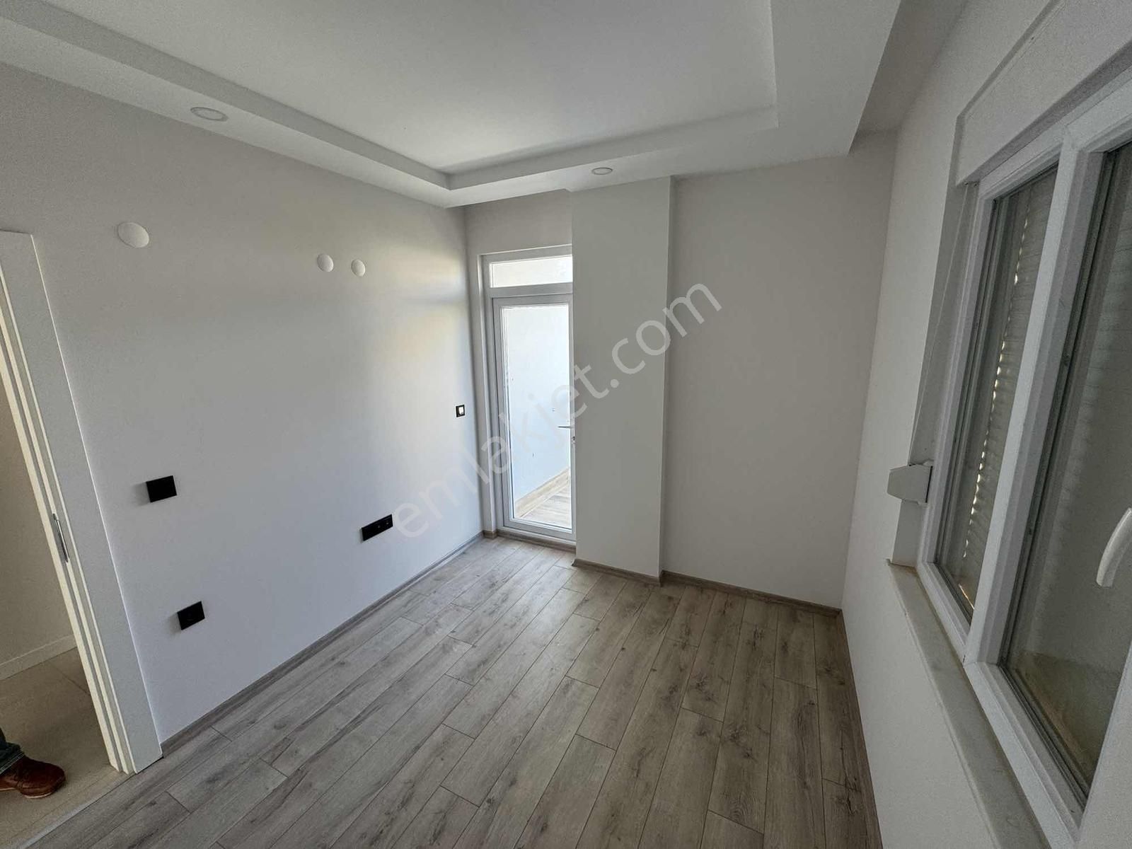 Tramvaya Cok Yakın Sıfır Ebevyn Banyosu Ayrı Mutfak Cift Balkon - Görsel 22