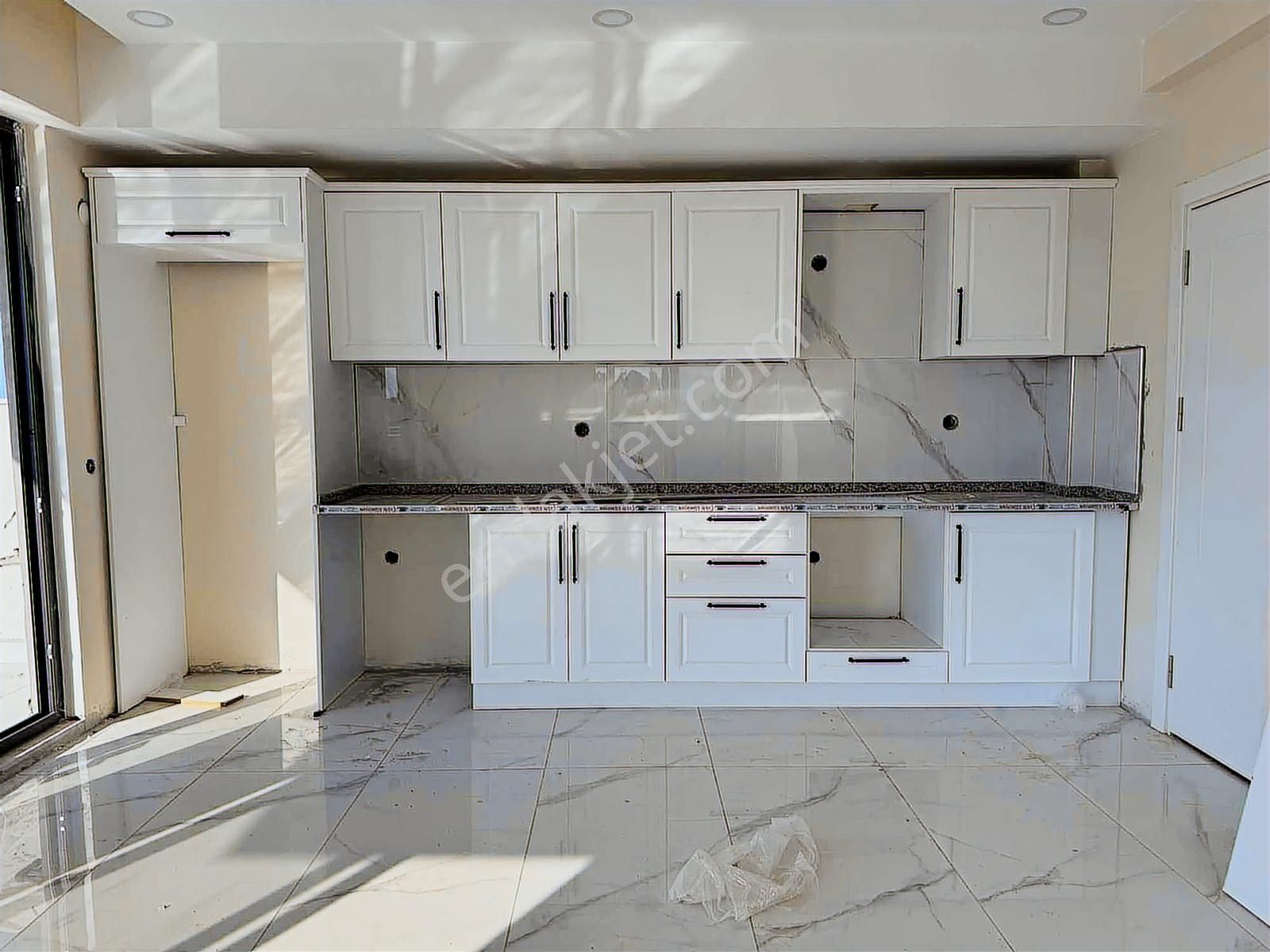 Denize Sıfır Konumda Deniz Manzaralı 1+1 Teraslı Sıfır Daire - Görsel 13