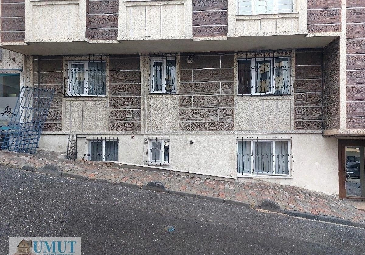 Gaziosmanpaşa Küçükköy Yeni Mah Satılık Bahçekat 2+1 85 M2