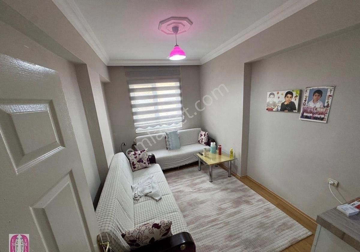 A K Mutludan Yeşılyurtta Temiz Yapılı Geniş Ara Kat 2+1 Daire - Görsel 13