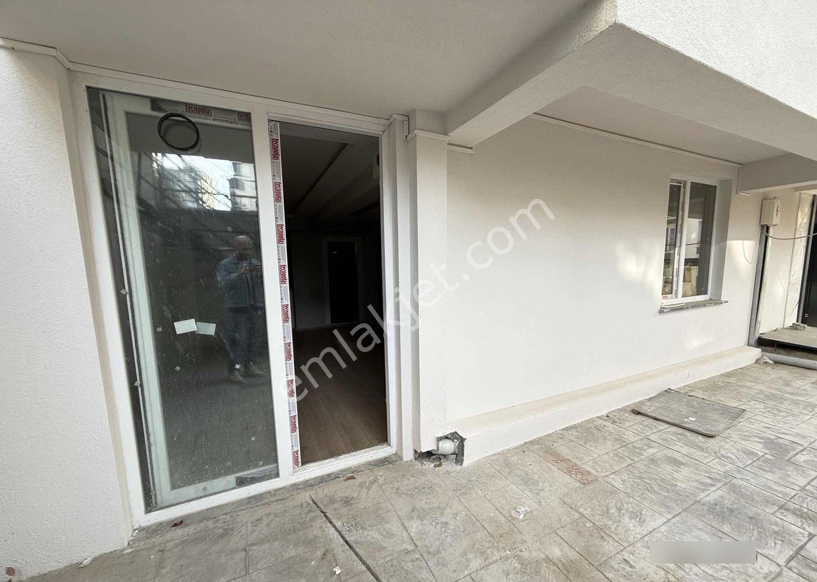 Atakumda Giriş Kat Sıfır Tramvaya Yakın Geniş Satılık 1+1 Daire - Görsel 2