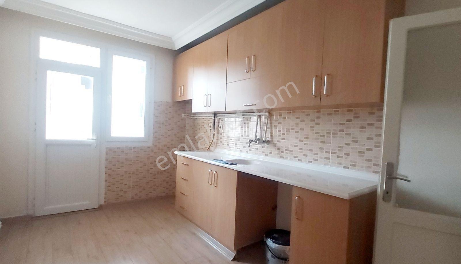 Güzelyalı Yeşil Fırın Yanı Kiralık 3+1 Doğalgazlı Daire-7katlı