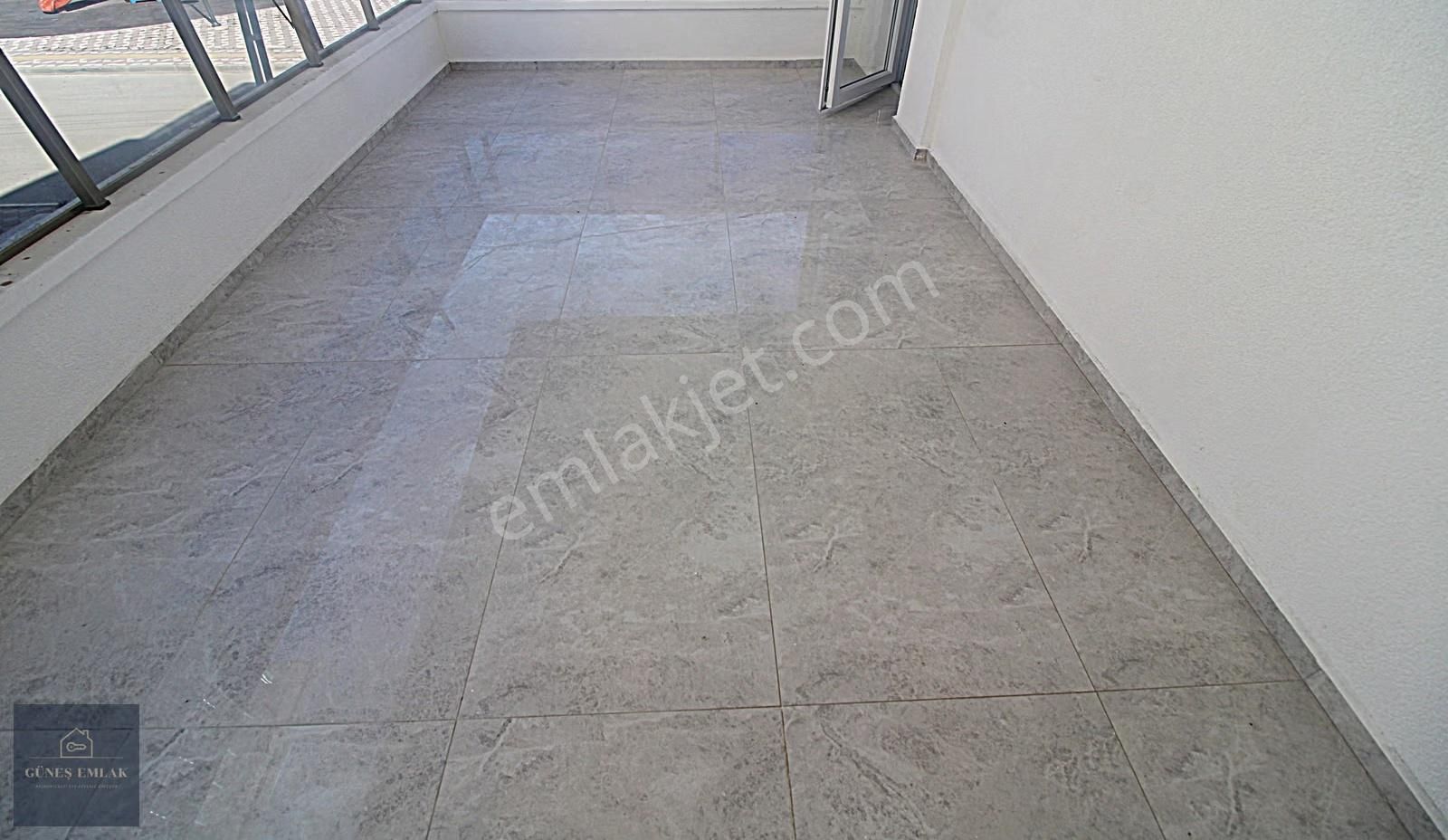 Yenikent'te 4+1ve 3+1 İki Daire Oturuma Hazır Az Bulunur Kaçırma - Görsel 2