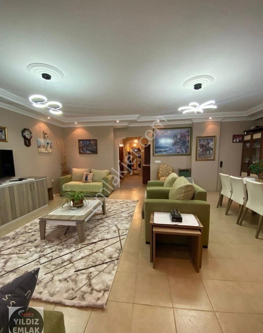 Alanya'da 4+1 Çatı Asansörlü Havuzlu Satılık Teraslı Yazlık Dubleks - Görsel 12