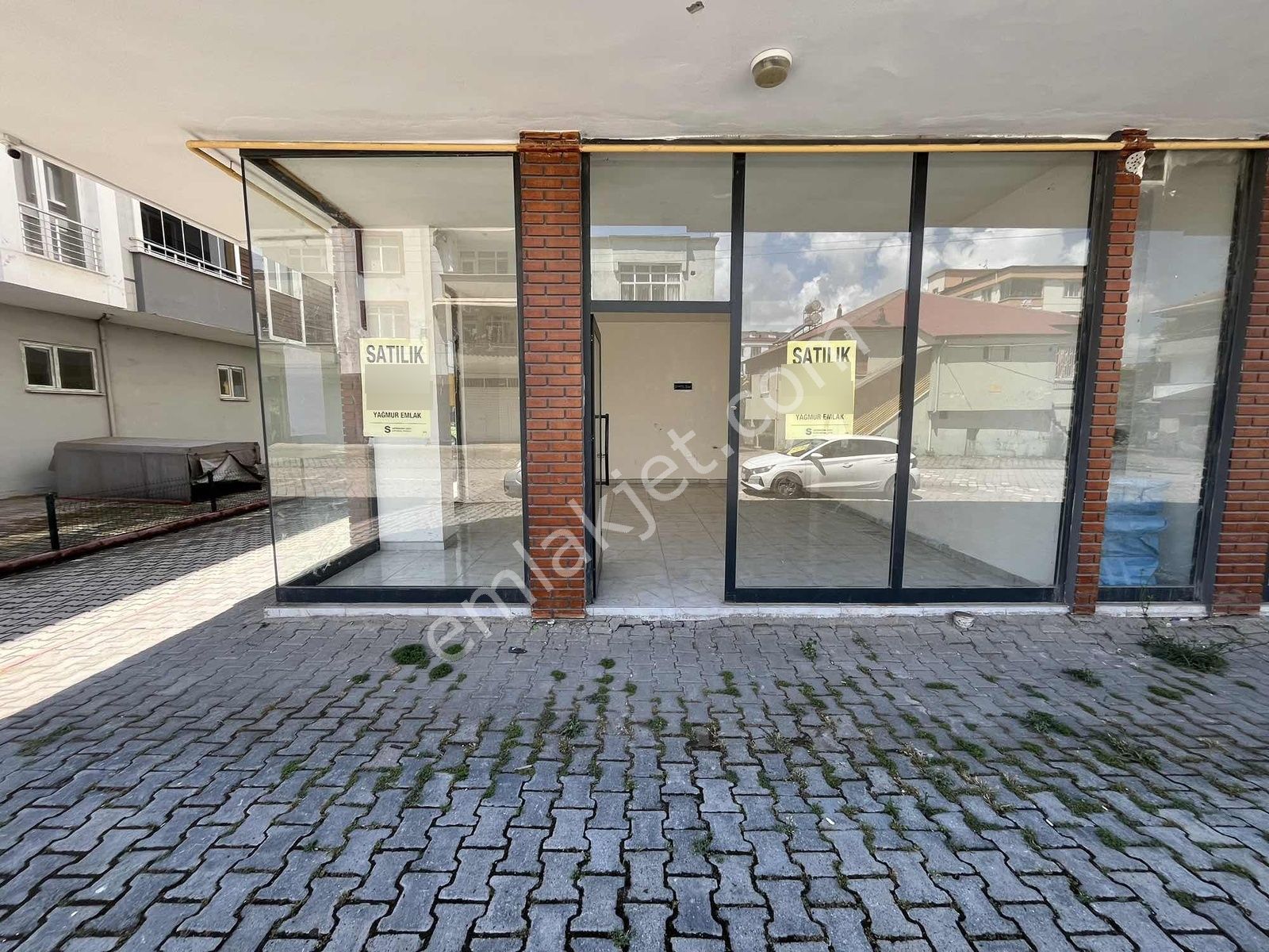 Yağmur Emlak'tan Tekkeköyde Kiralık 30 M² Dükkan - Görsel 3
