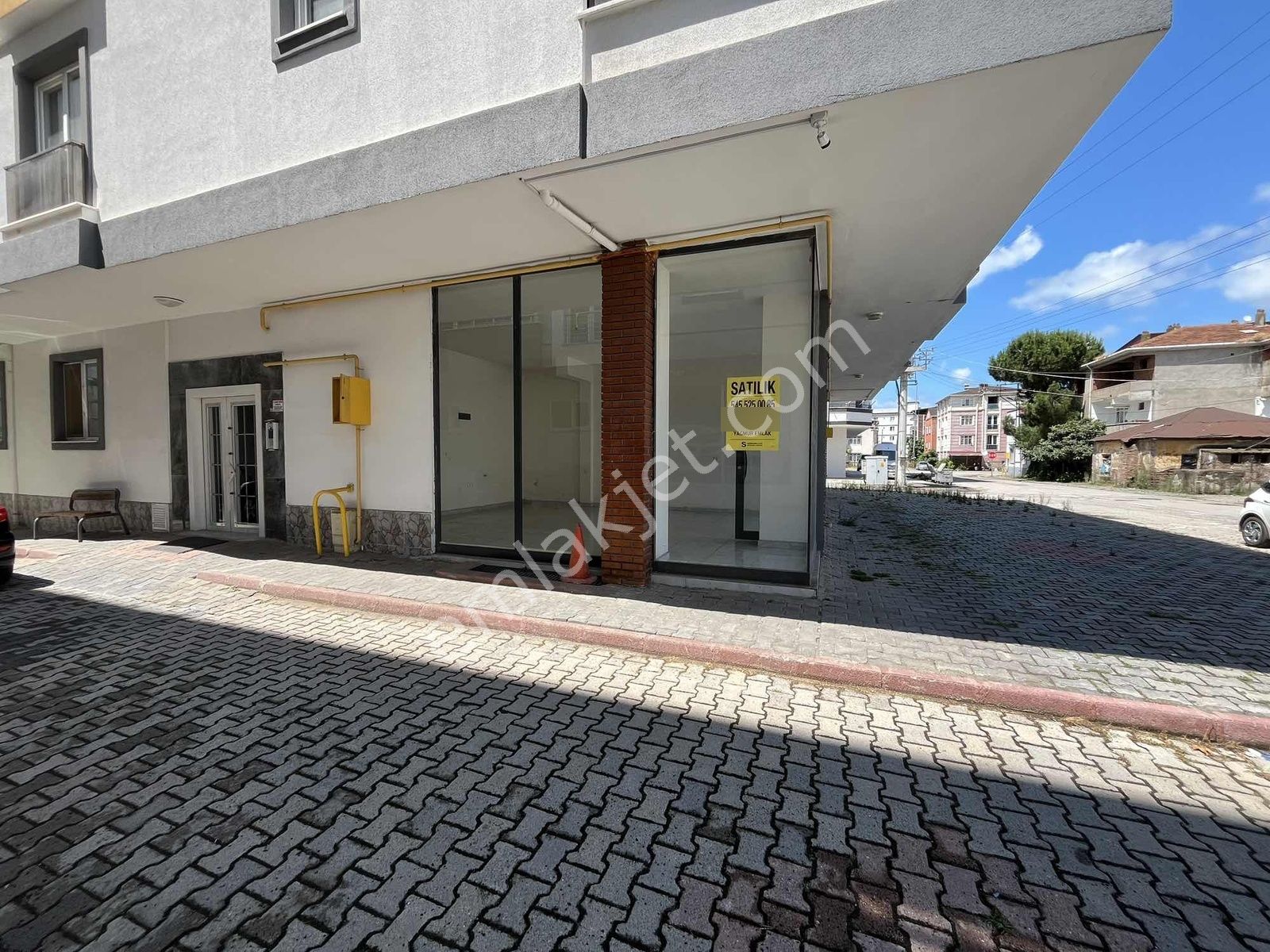 Yağmur Emlak'tan Tekkeköyde Kiralık 30 M² Dükkan - Görsel 8