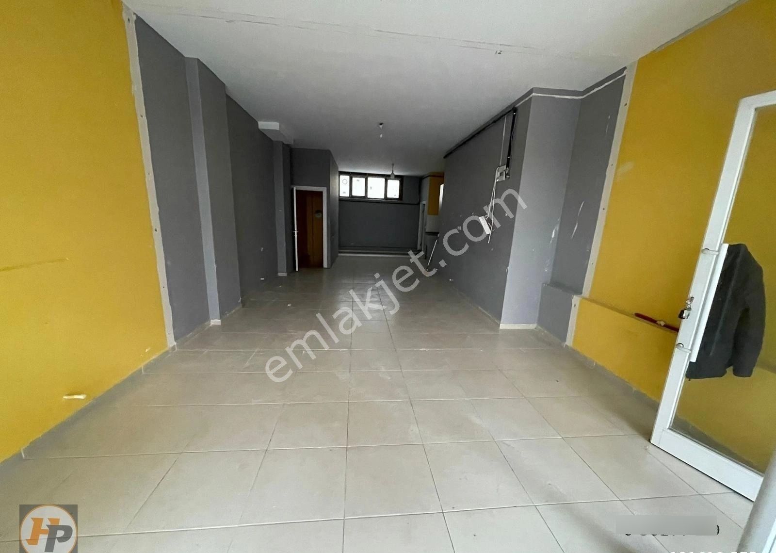 Söğütlü Çeşme'de Cadde Üstünde 135 M2 2 Katlı Satılık Dükkan