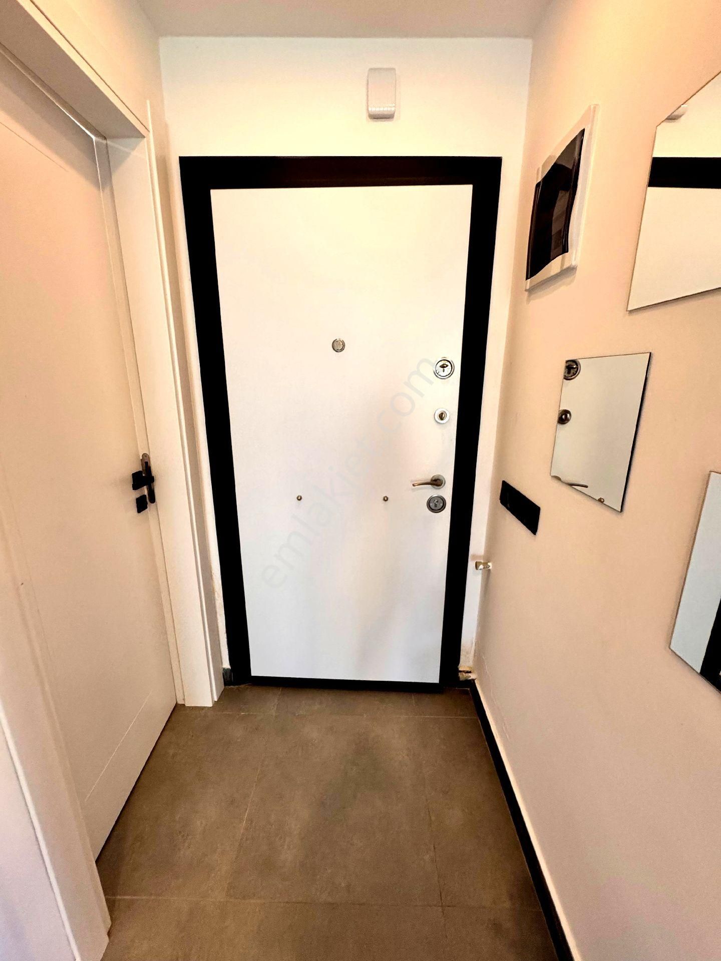 Plaja Yakın Havuzlu Sitede Köşe Konumlu Geniş Bahçeli Tek Müstakil Villa - Görsel 16