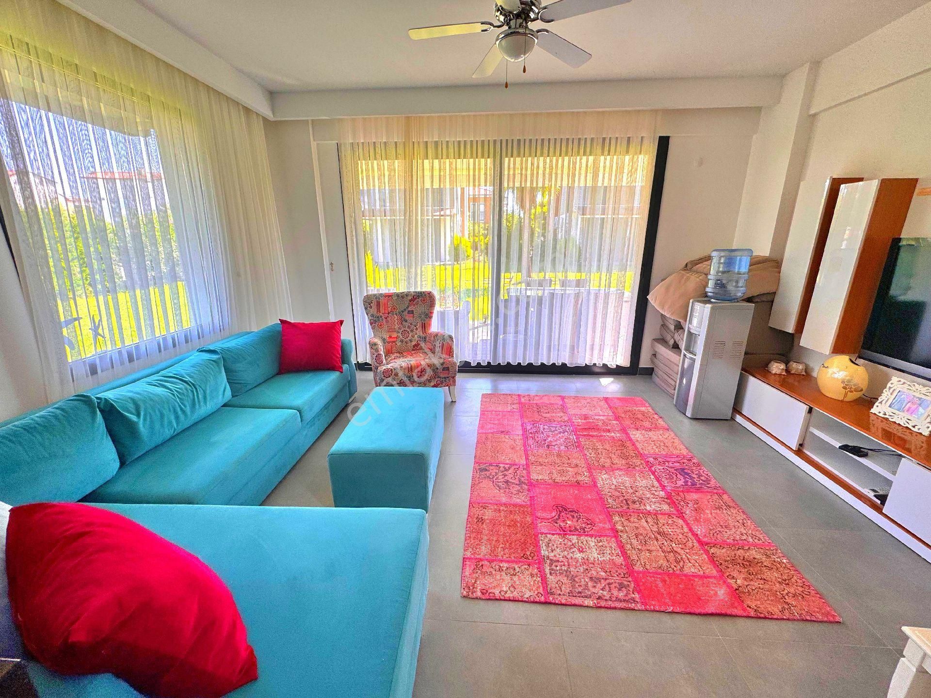 Plaja Yakın Havuzlu Sitede Köşe Konumlu Geniş Bahçeli Tek Müstakil Villa - Görsel 17