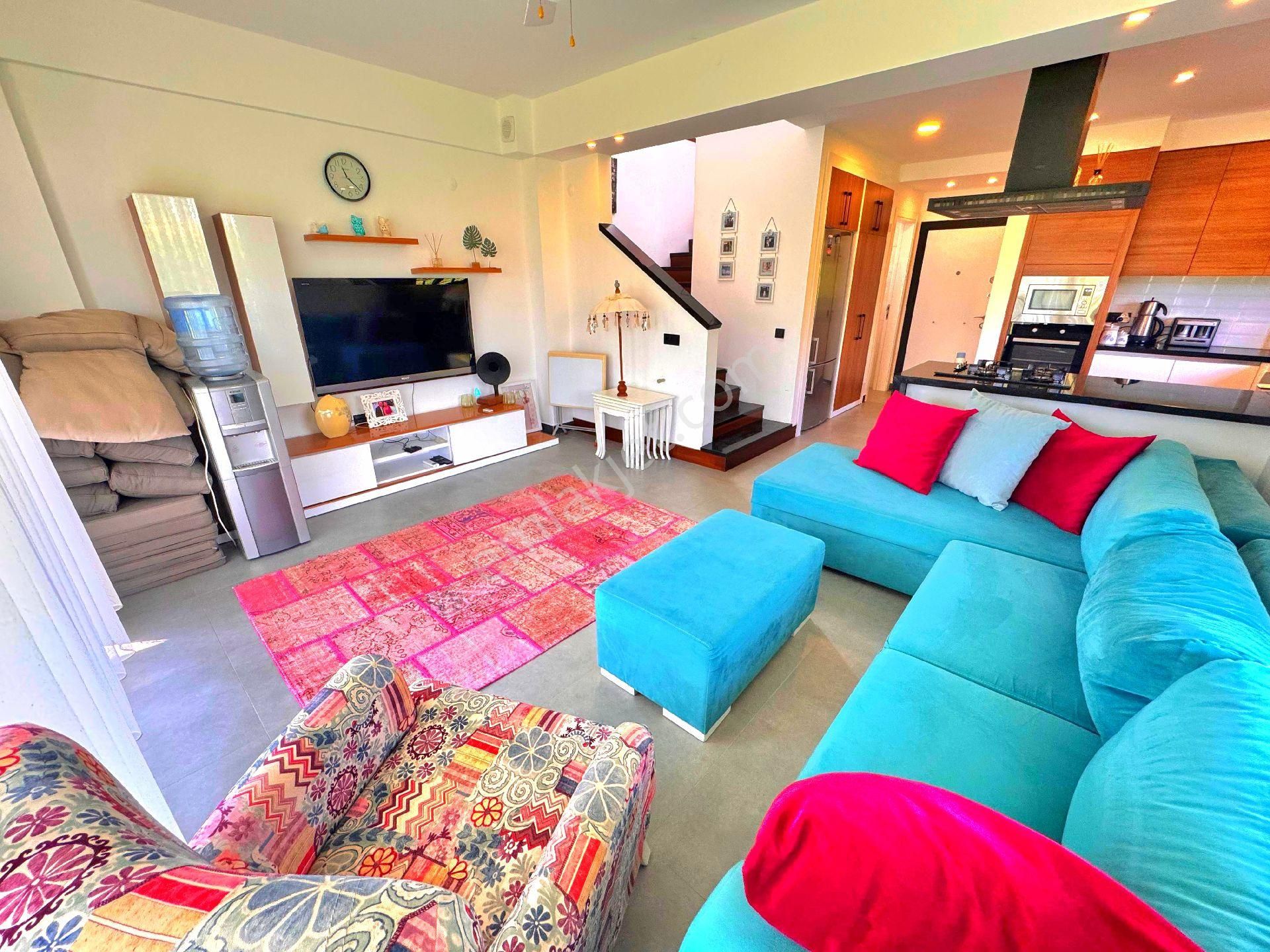 Plaja Yakın Havuzlu Sitede Köşe Konumlu Geniş Bahçeli Tek Müstakil Villa - Görsel 23