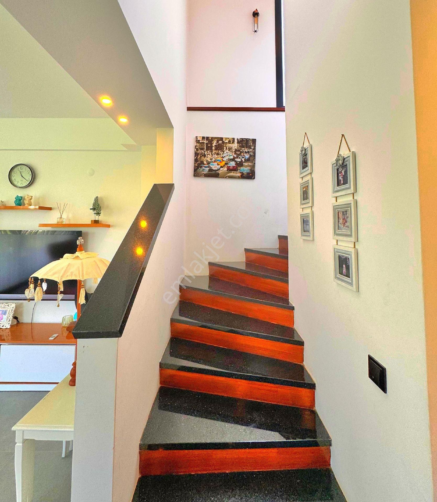 Plaja Yakın Havuzlu Sitede Köşe Konumlu Geniş Bahçeli Tek Müstakil Villa - Görsel 10