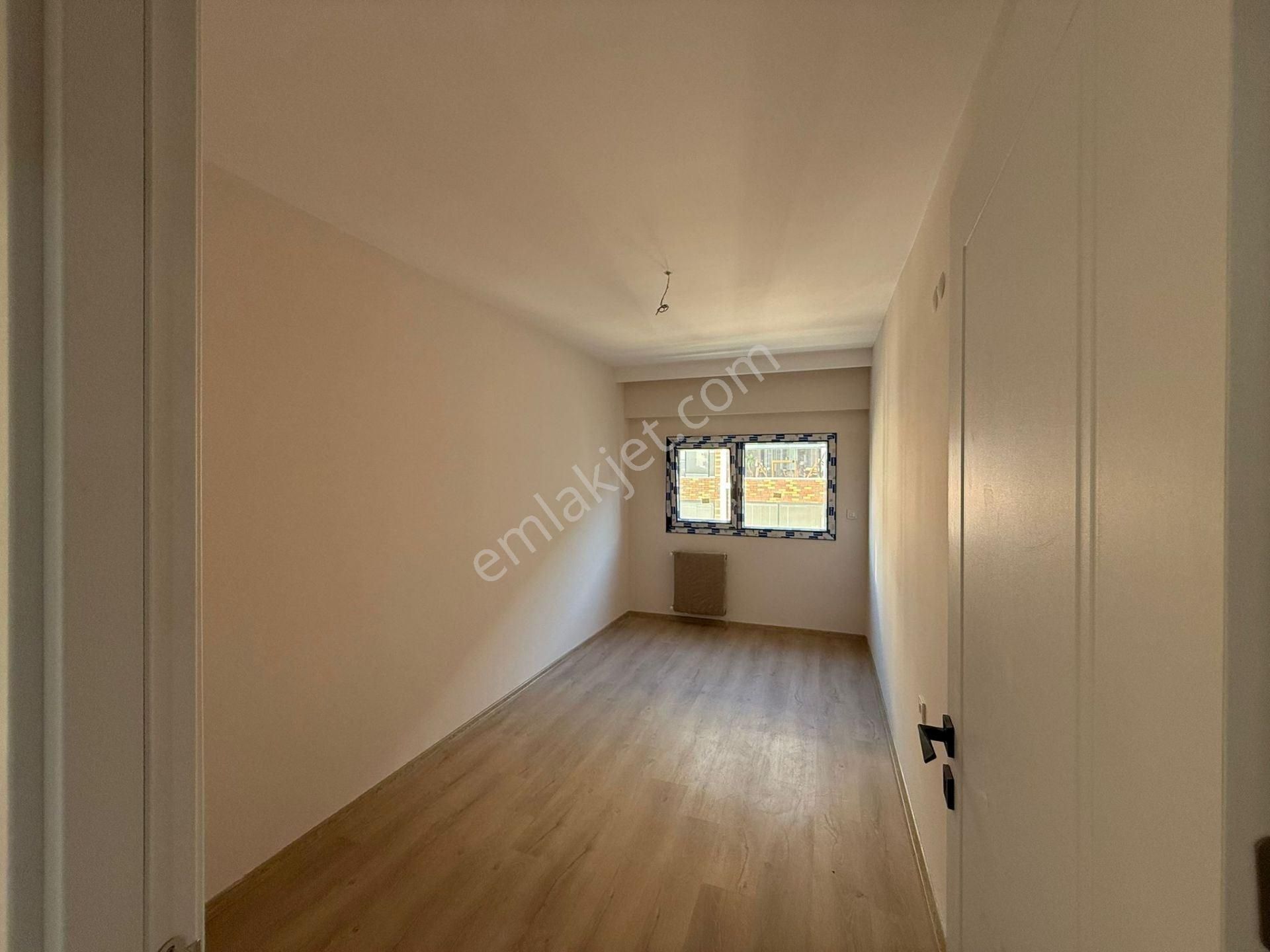 Yalı Mahallesi'nin En Güzel Konumunda Sıfır 2+1 Satılık - Görsel 10