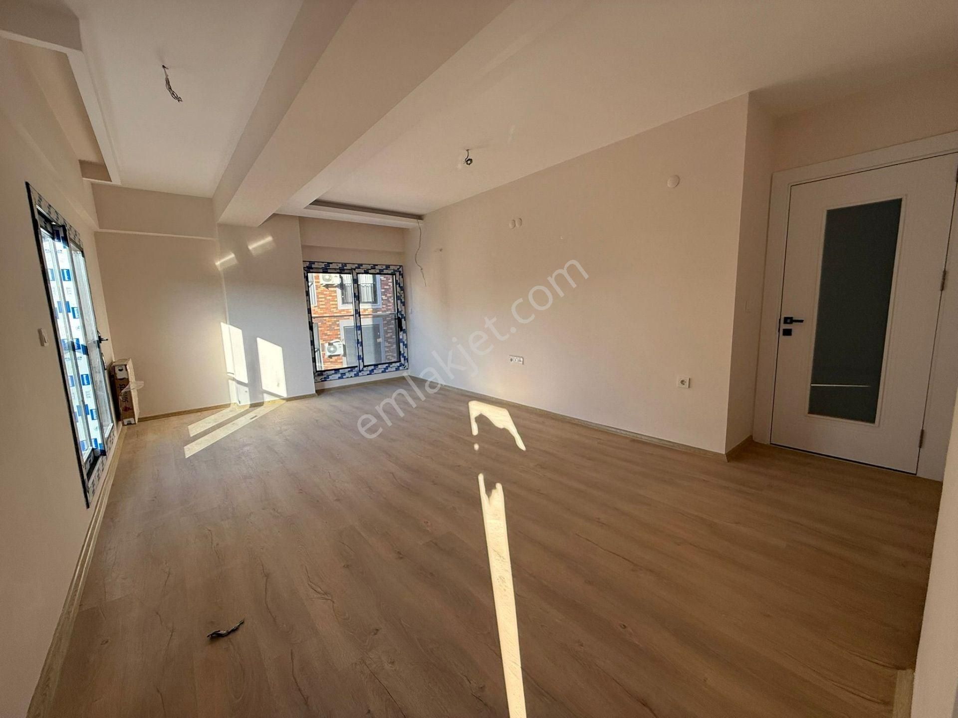 Yalı Mahallesi'nin En Güzel Konumunda Sıfır 2+1 Satılık - Görsel 5