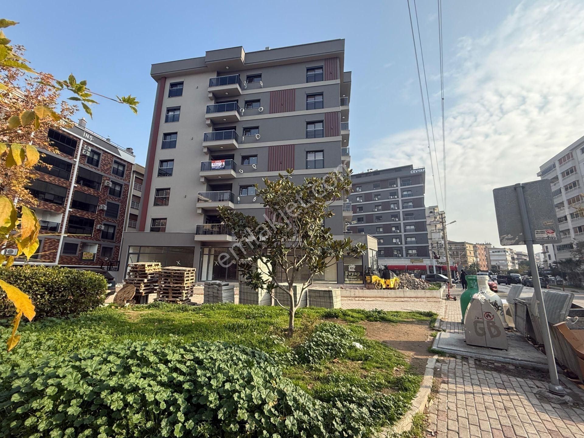 Yalı Mahallesi'nin En Güzel Konumunda Sıfır 2+1 Satılık - Görsel 2