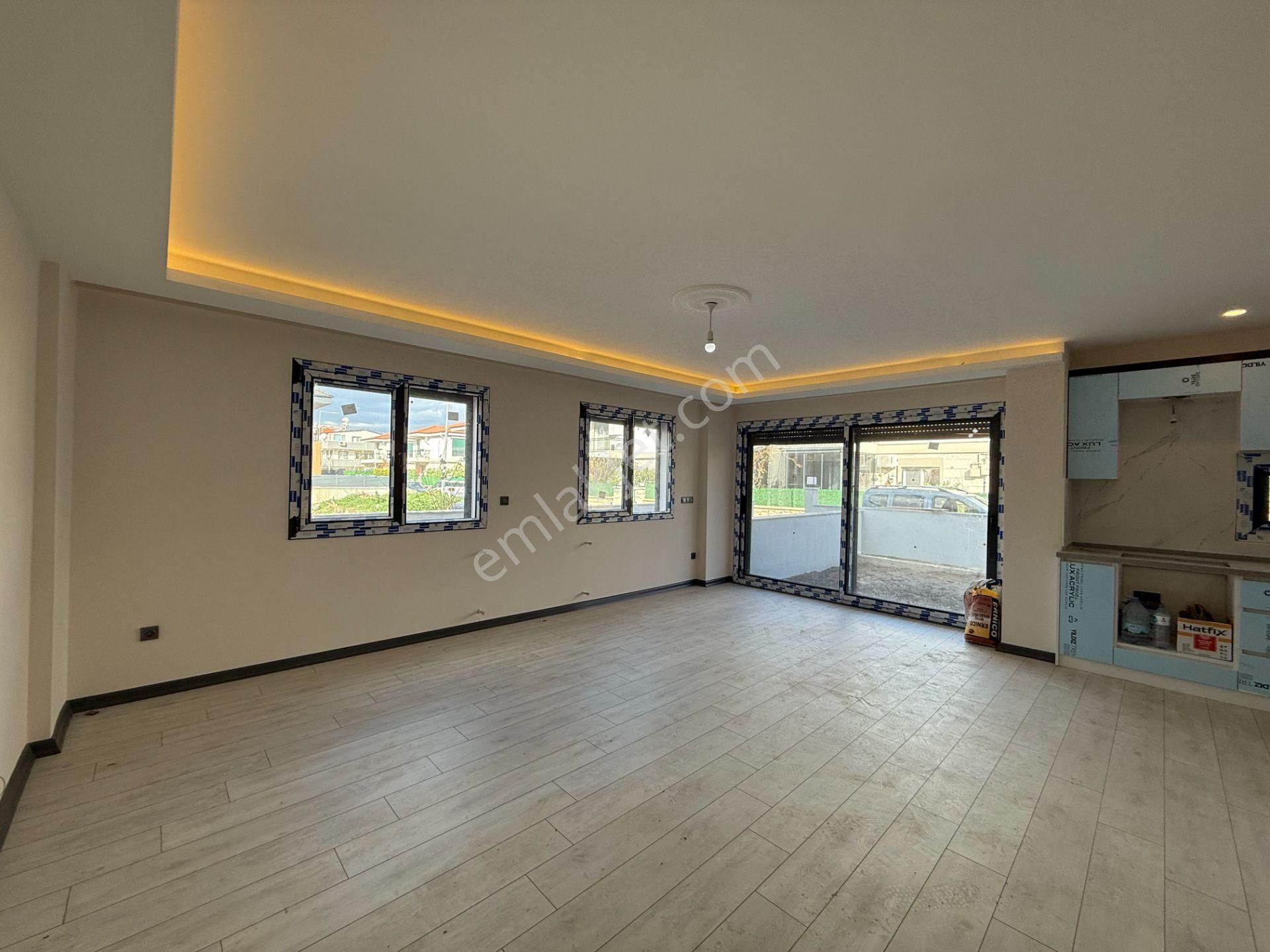 Villalar Bölgesinde Bahçeli 3+1 Konforlu Villa - Görsel 3