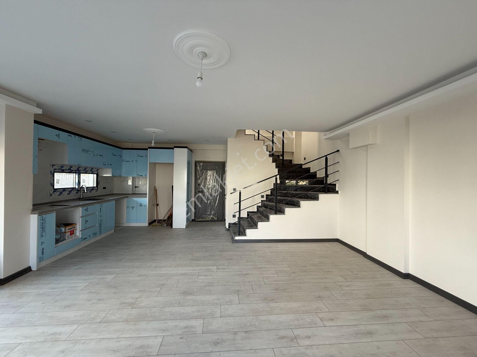 Villalar Bölgesinde Bahçeli 3+1 Konforlu Villa - Görsel 24