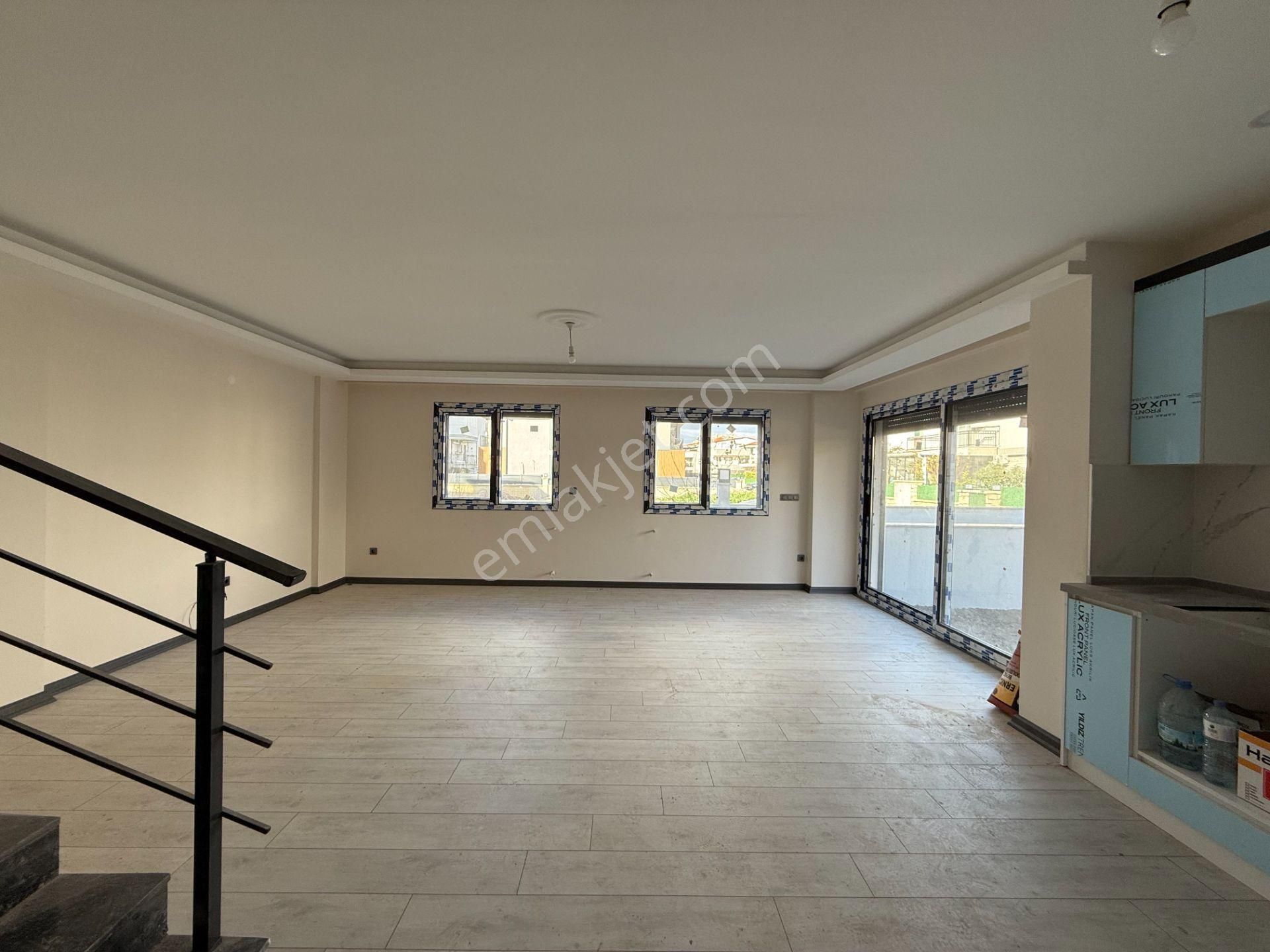 Villalar Bölgesinde Bahçeli 3+1 Konforlu Villa - Görsel 26