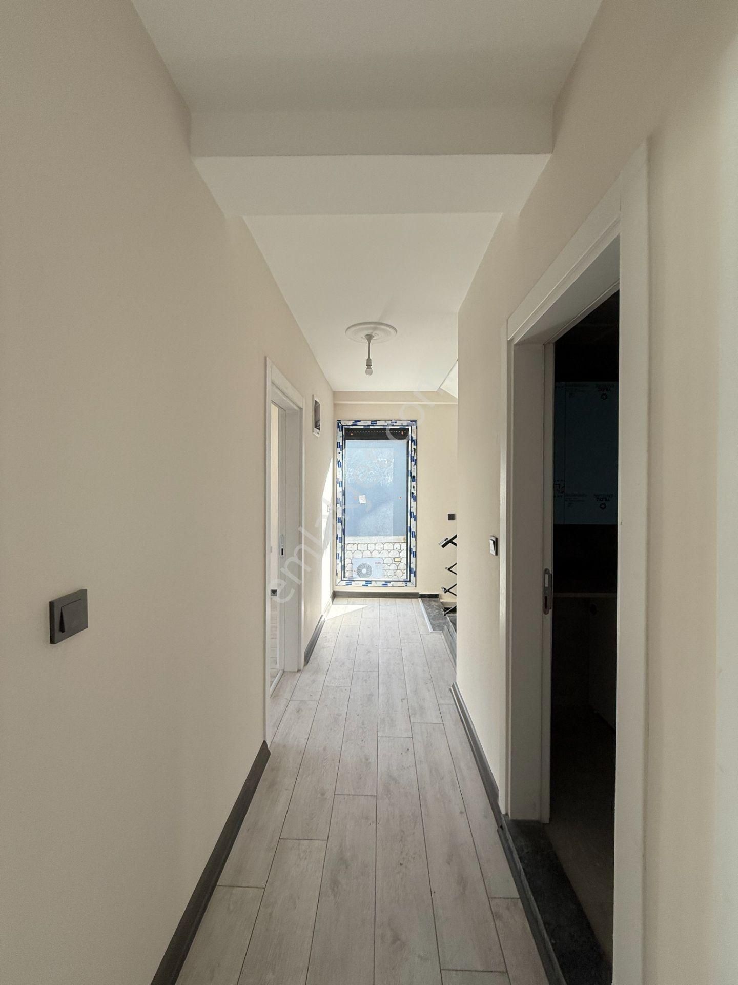 Villalar Bölgesinde Bahçeli 3+1 Konforlu Villa - Görsel 16