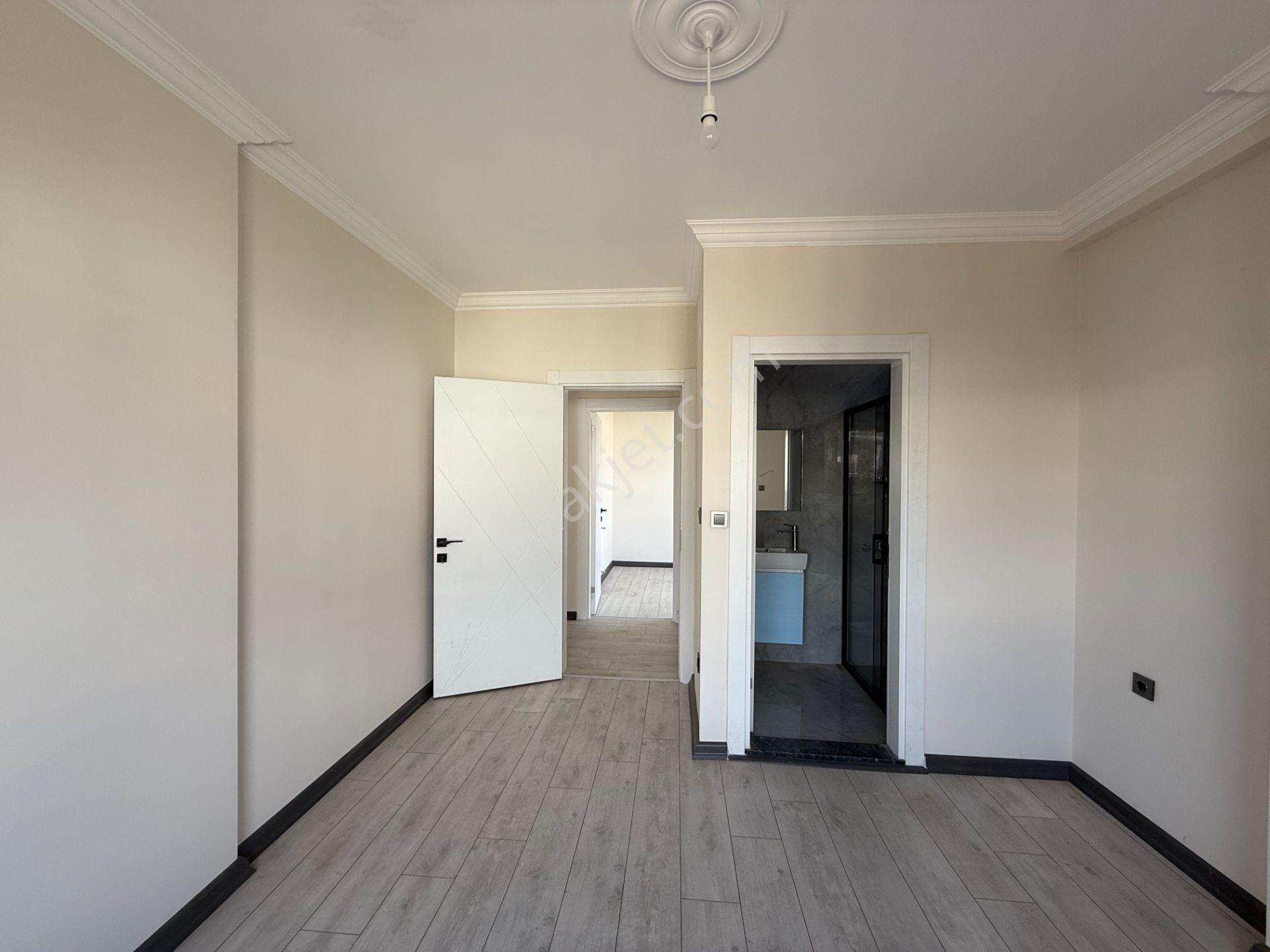 Villalar Bölgesinde Bahçeli 3+1 Konforlu Villa - Görsel 13