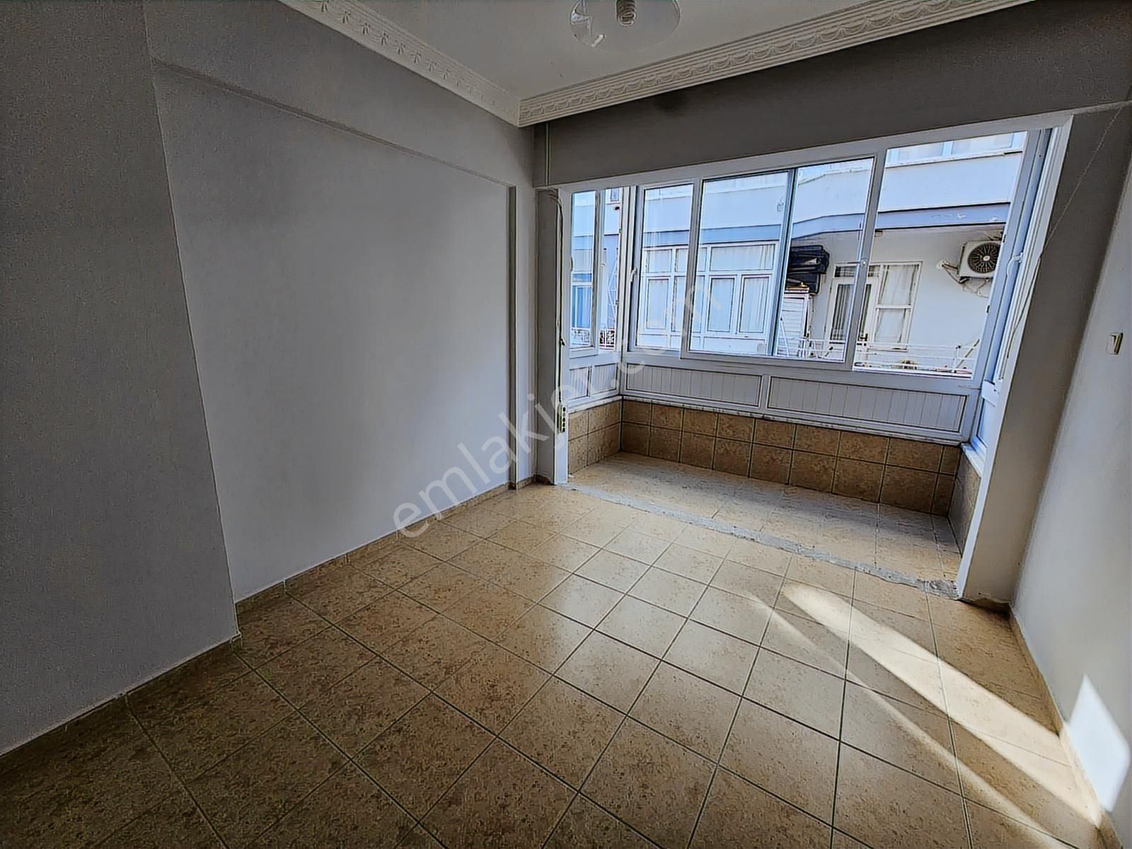 Saray Mahallesınde Merkezı Konumda Genış, Ayrı Mutfak 2+1 - Görsel 4