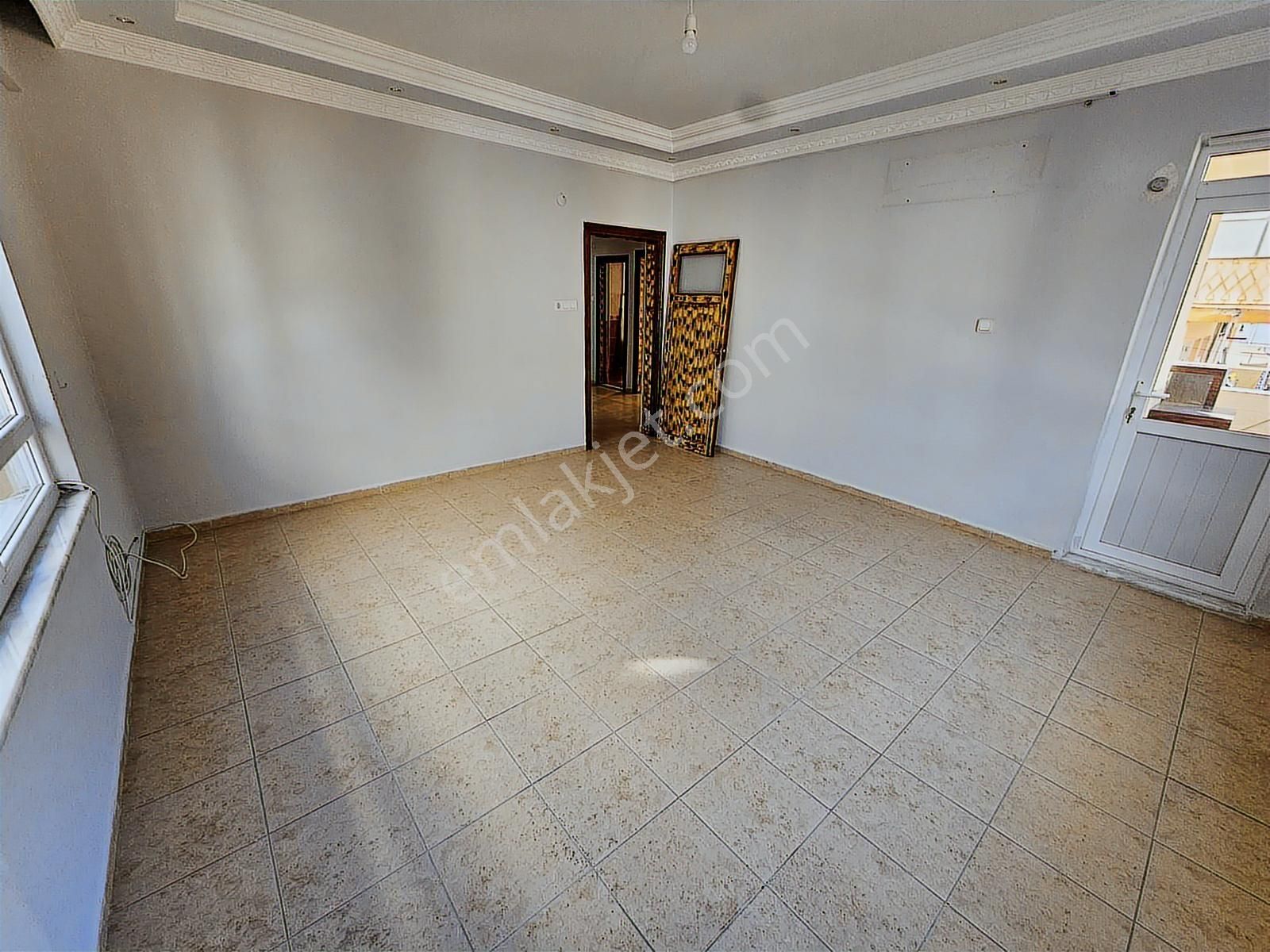 Saray Mahallesınde Merkezı Konumda Genış, Ayrı Mutfak 2+1 - Görsel 3