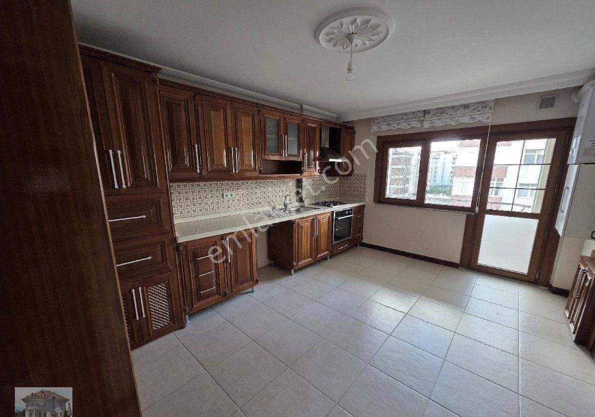 Dragos Sahilde Kiralik Genis 3+1daire - Görsel 8