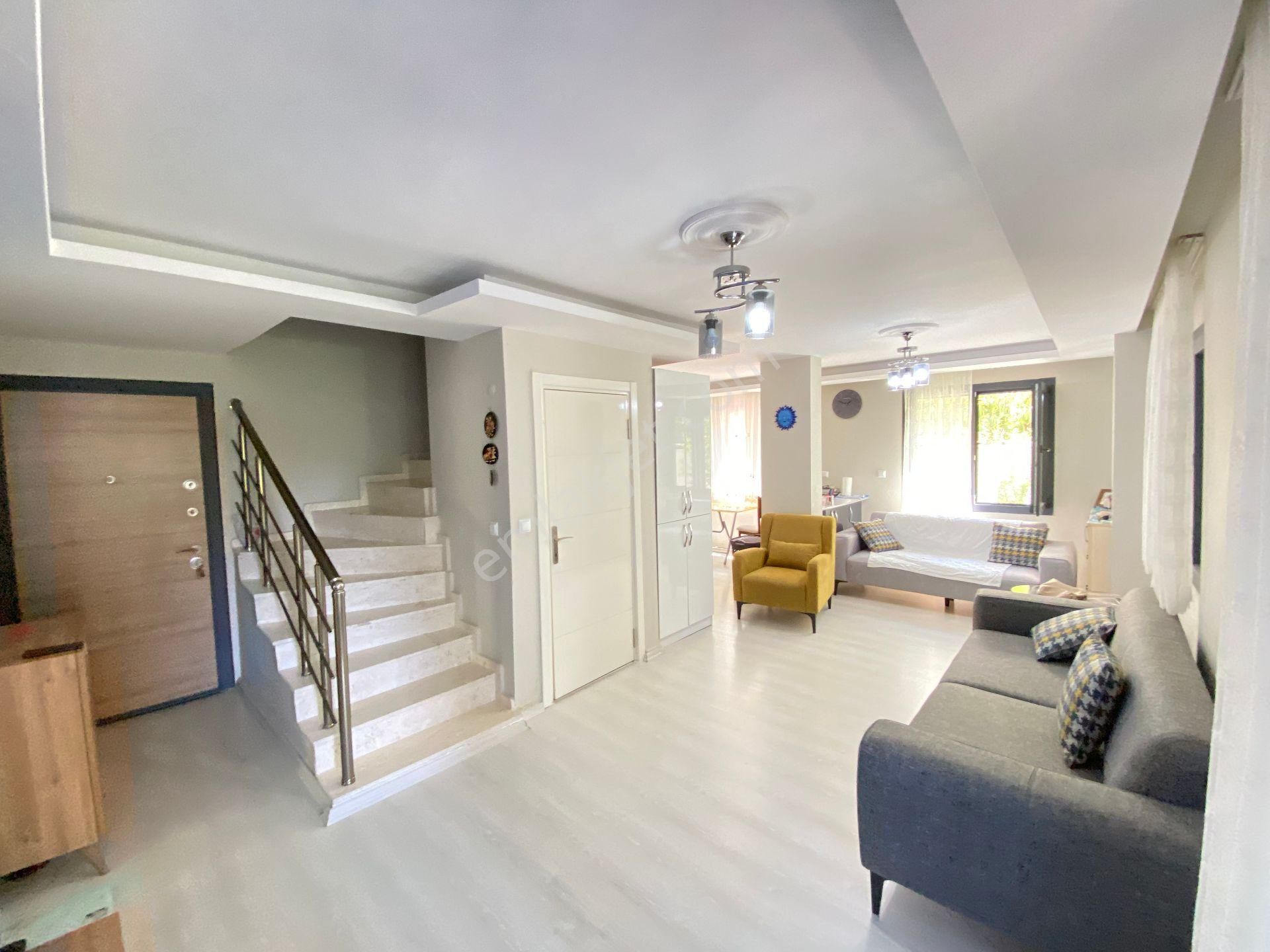 Ürkmez De Lokasyonu Merkezi Konumda Lüks Deniz 400mt Satılık 3+1 Dublex Daire - Görsel 24