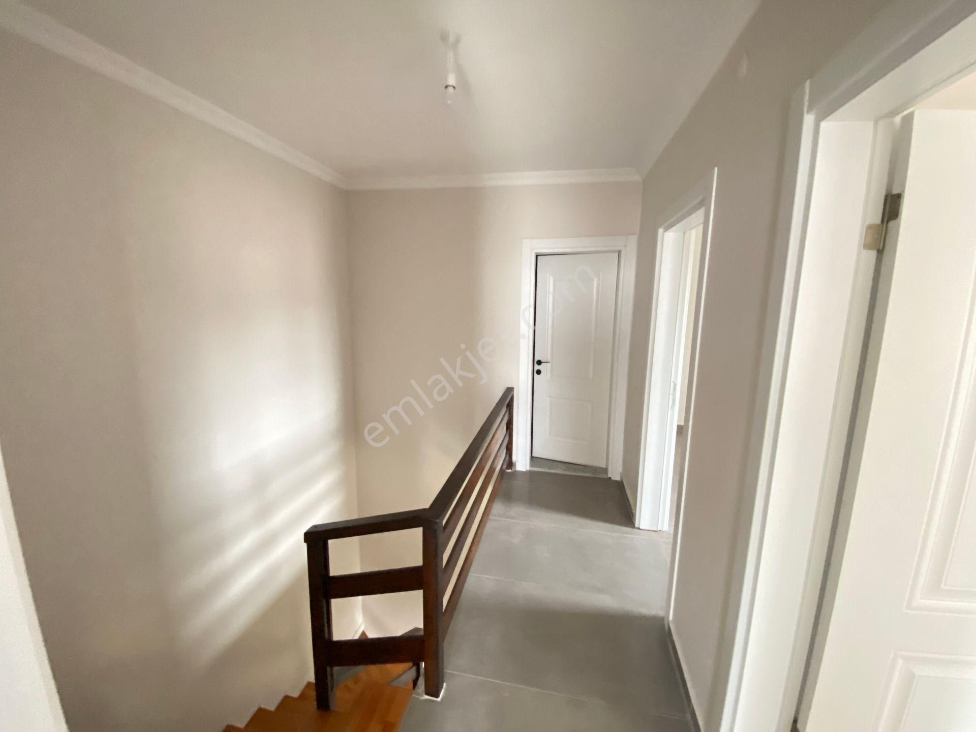 Ürkmez De Plaja 100m Açık Olimpik Havuzlu Bahçeli 3+1 Satılık Villa - Görsel 19