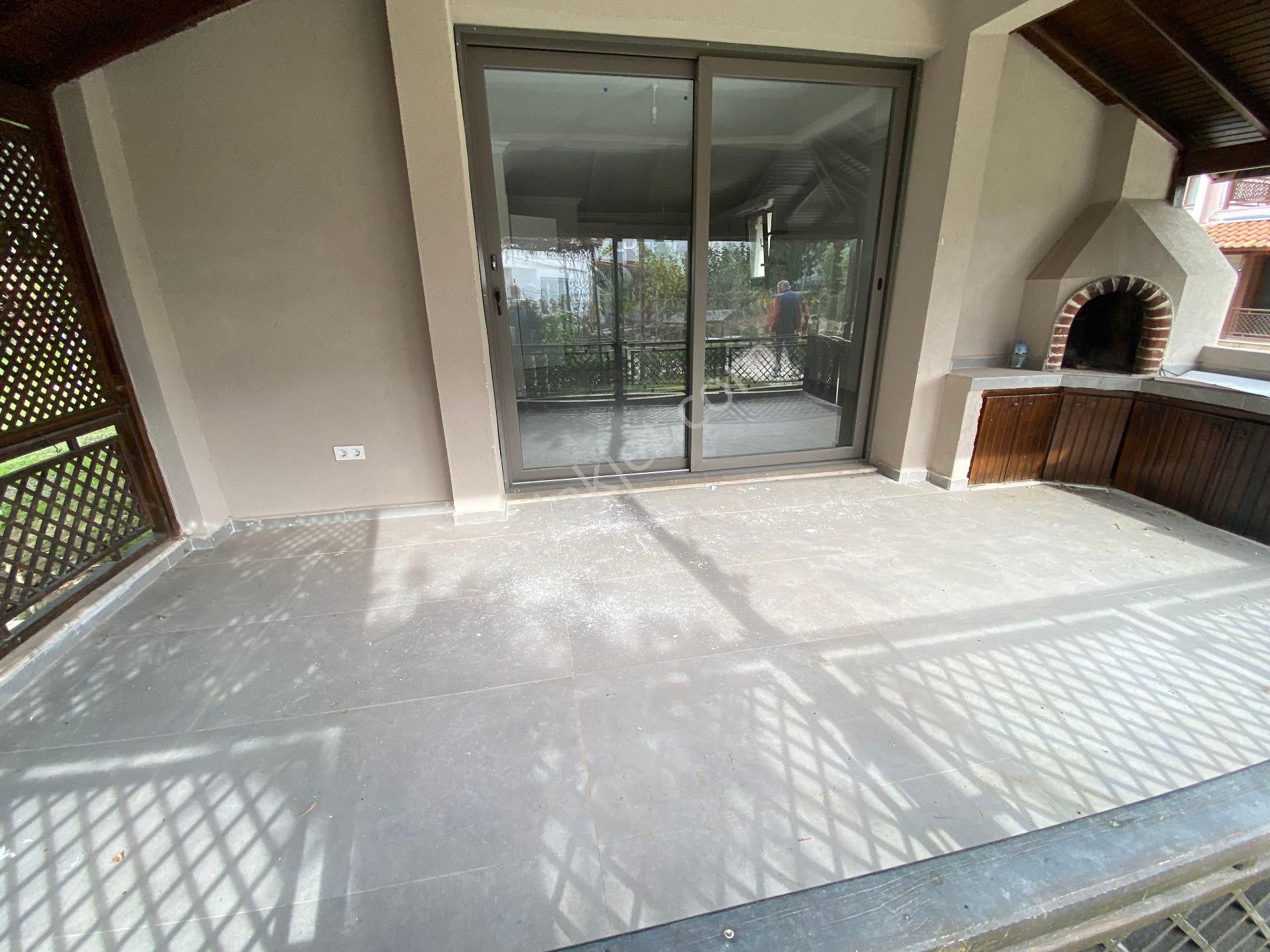 Ürkmez De Plaja 100m Açık Olimpik Havuzlu Bahçeli 3+1 Satılık Villa - Görsel 34