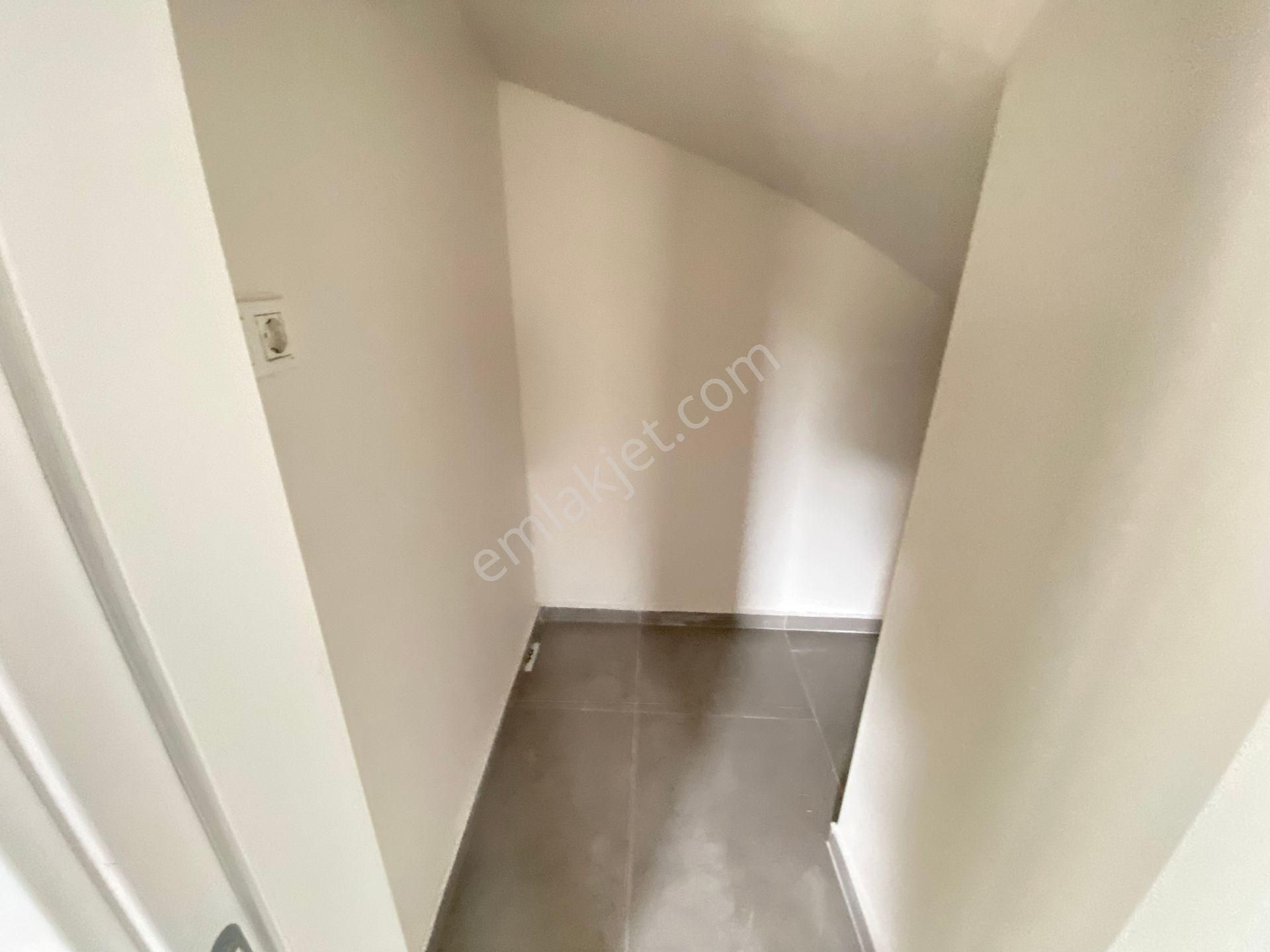 Ürkmez De Plaja 100m Açık Olimpik Havuzlu Bahçeli 3+1 Satılık Villa - Görsel 16