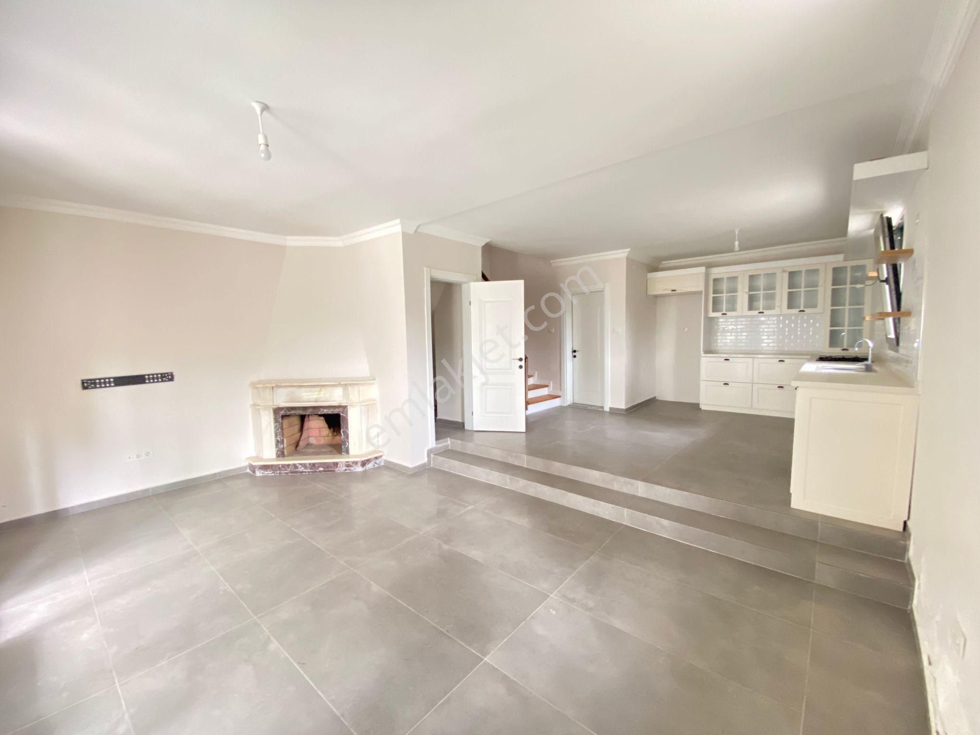 Ürkmez De Plaja 100m Açık Olimpik Havuzlu Bahçeli 3+1 Satılık Villa - Görsel 8