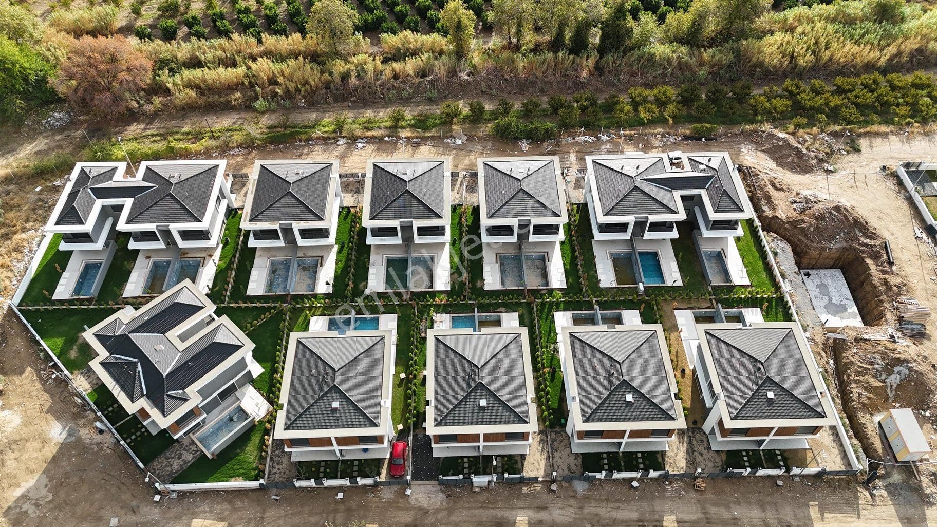 Davutlarda Özel Havuzlu Bahçeli Sıfır 3+1 Villa - Görsel 35