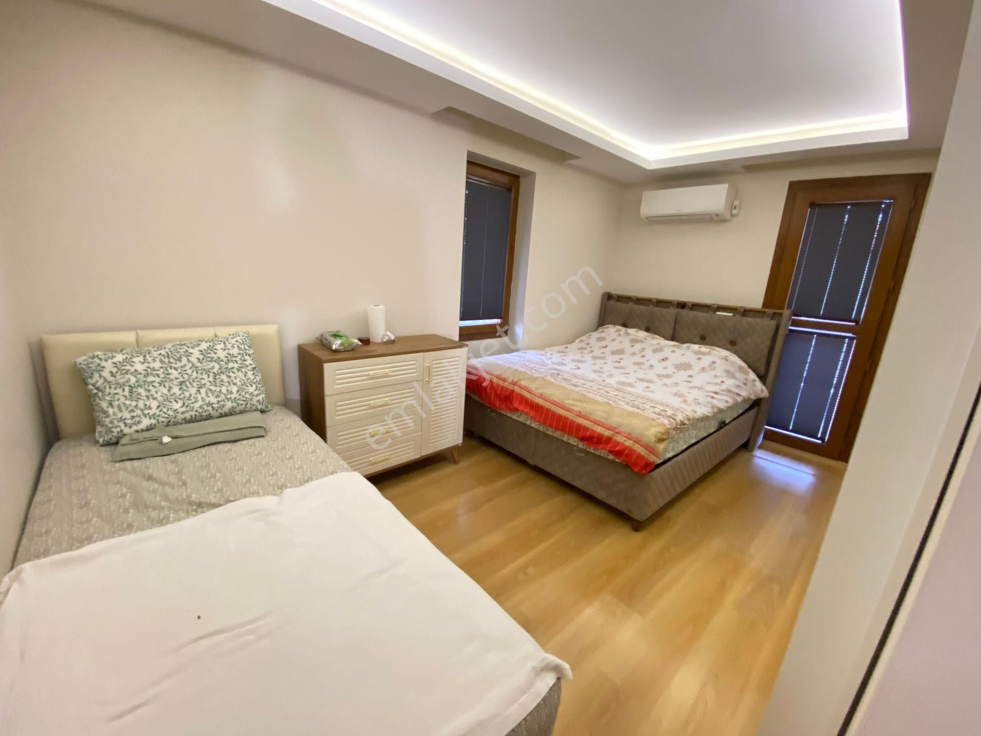 İzmir Ürkmez'de Bahçeli Masrafsız Plaja 50m 3+1 Satılık Villa - Görsel 21